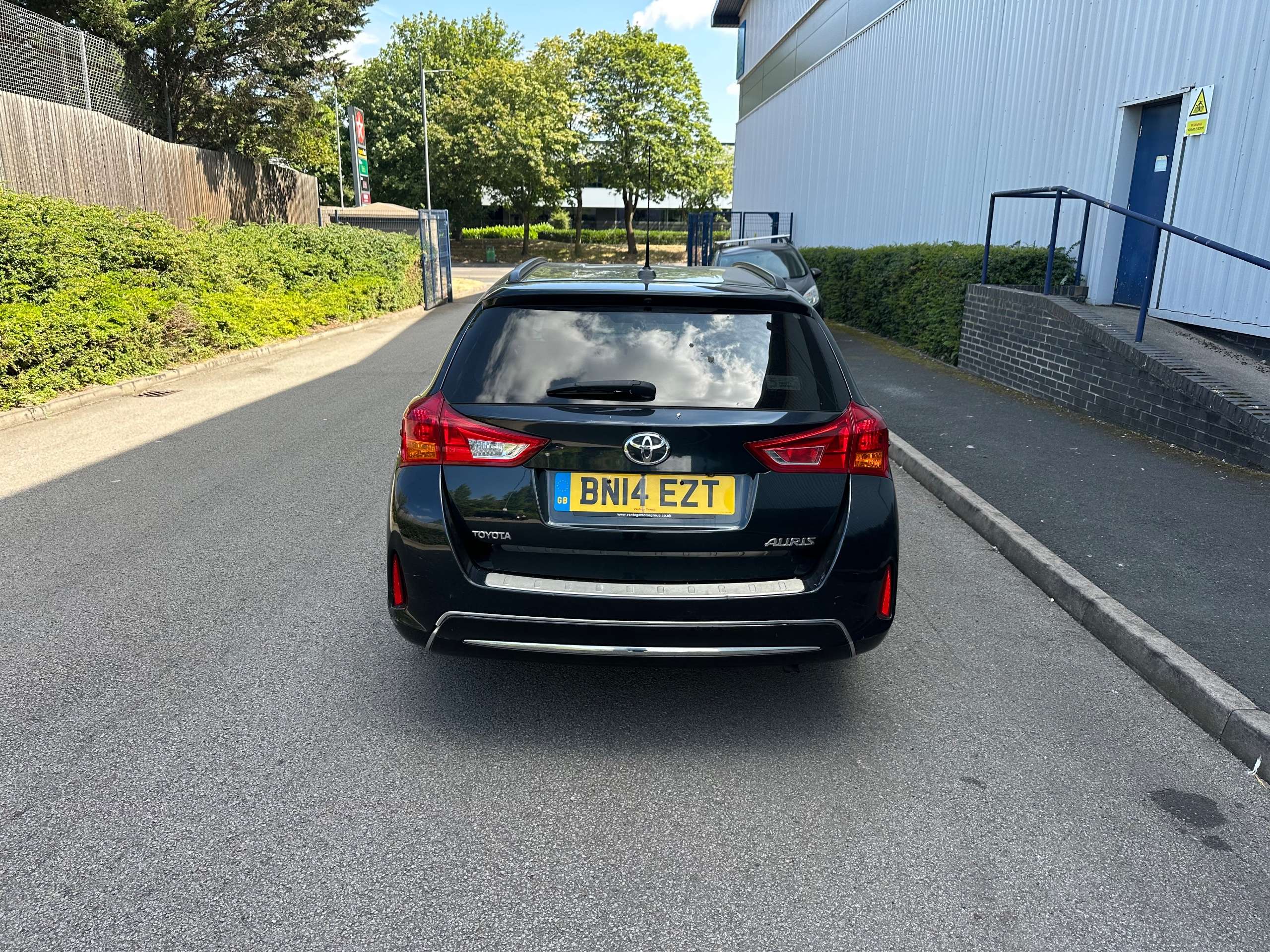 A 2014 TOYOTA AURIS 1.4 D-4D Sport Touring Sports 5dr Diesel Manual Euro 5 (s/s) (90 ps) A 2014 TOYOTA AURIS 1.4 D-4D Sport Touring Sports 5dr Diesel Manual Euro 5 (s/s) (90 ps)