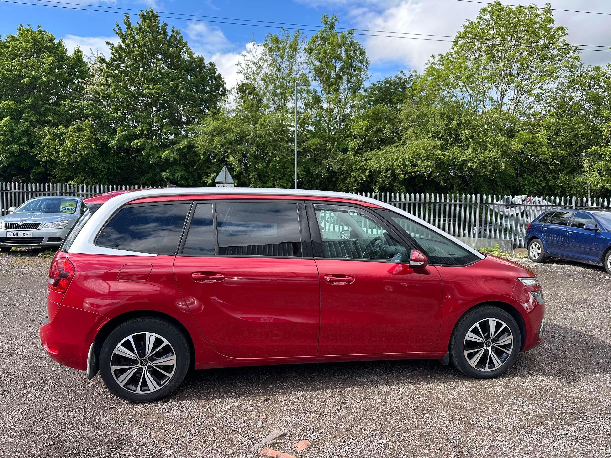 A 2017 CITROEN GRAND C4 PICASSO 1.6 BlueHDi Feel MPV 5dr Diesel Manual Euro 6 (s/s) (120 ps) A 2017 CITROEN GRAND C4 PICASSO 1.6 BlueHDi Feel MPV 5dr Diesel Manual Euro 6 (s/s) (120 ps)