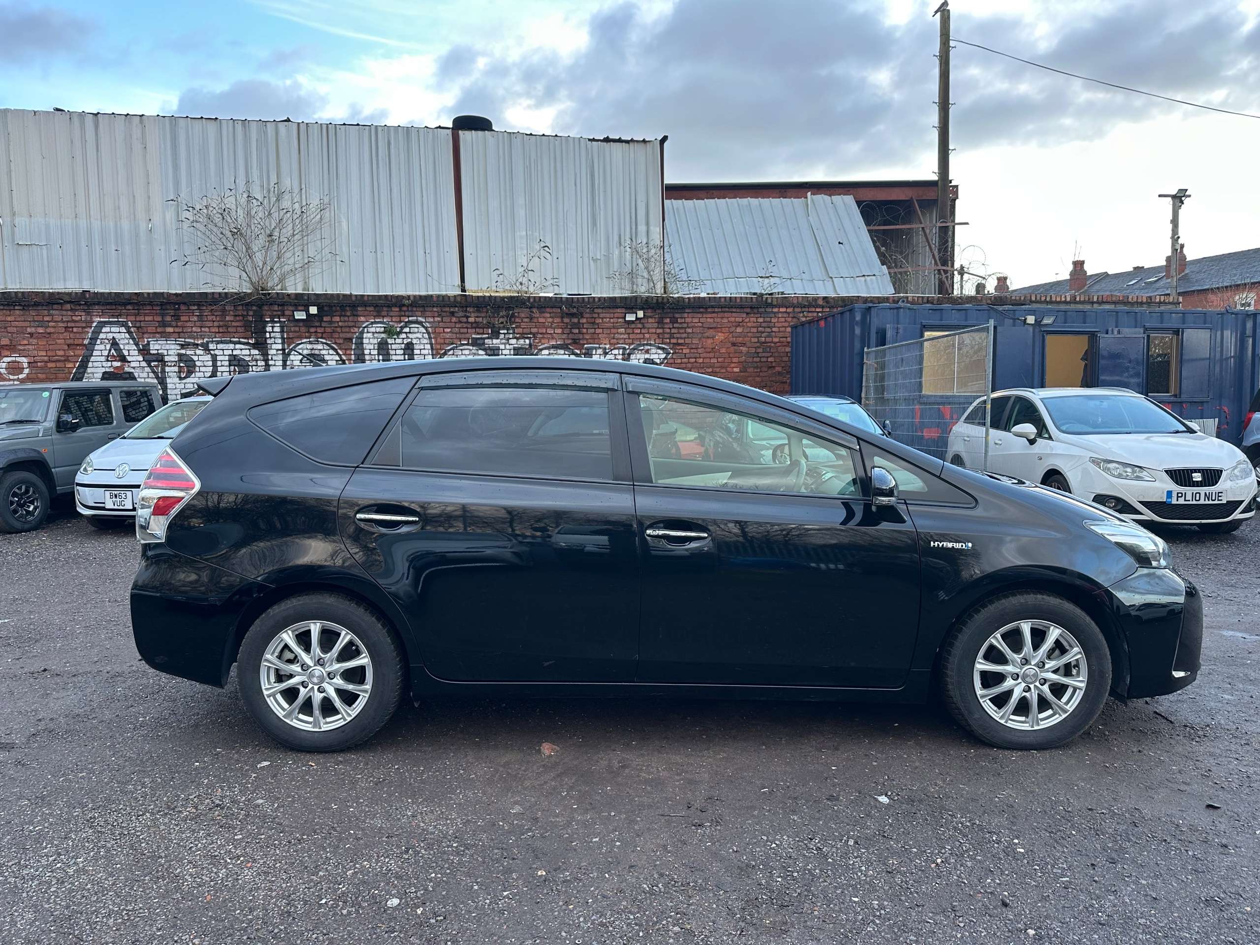 A 2020 TOYOTA PRIUS+ Right and drive A 2020 TOYOTA PRIUS+ Right and drive