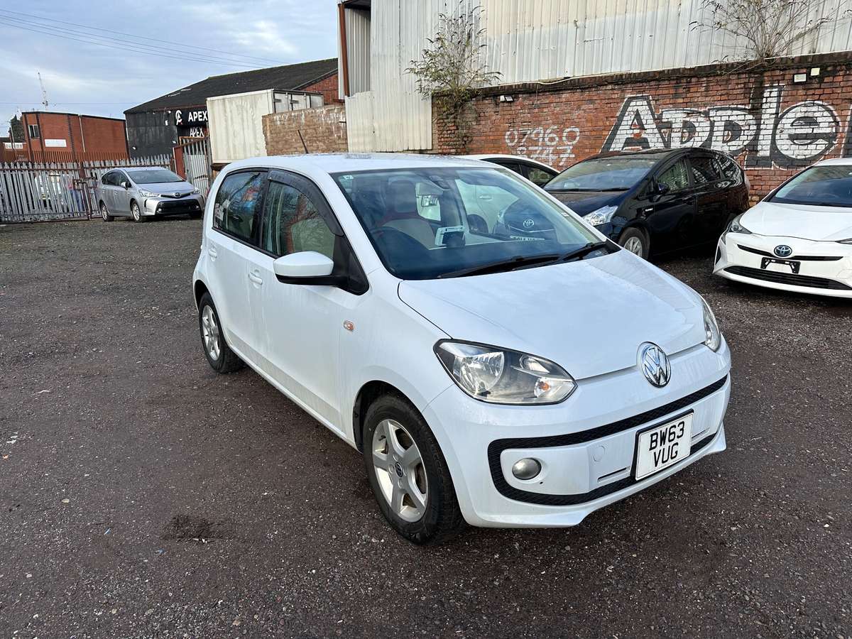 Check out this Volkswagen Up! 2013 Petrol Manual