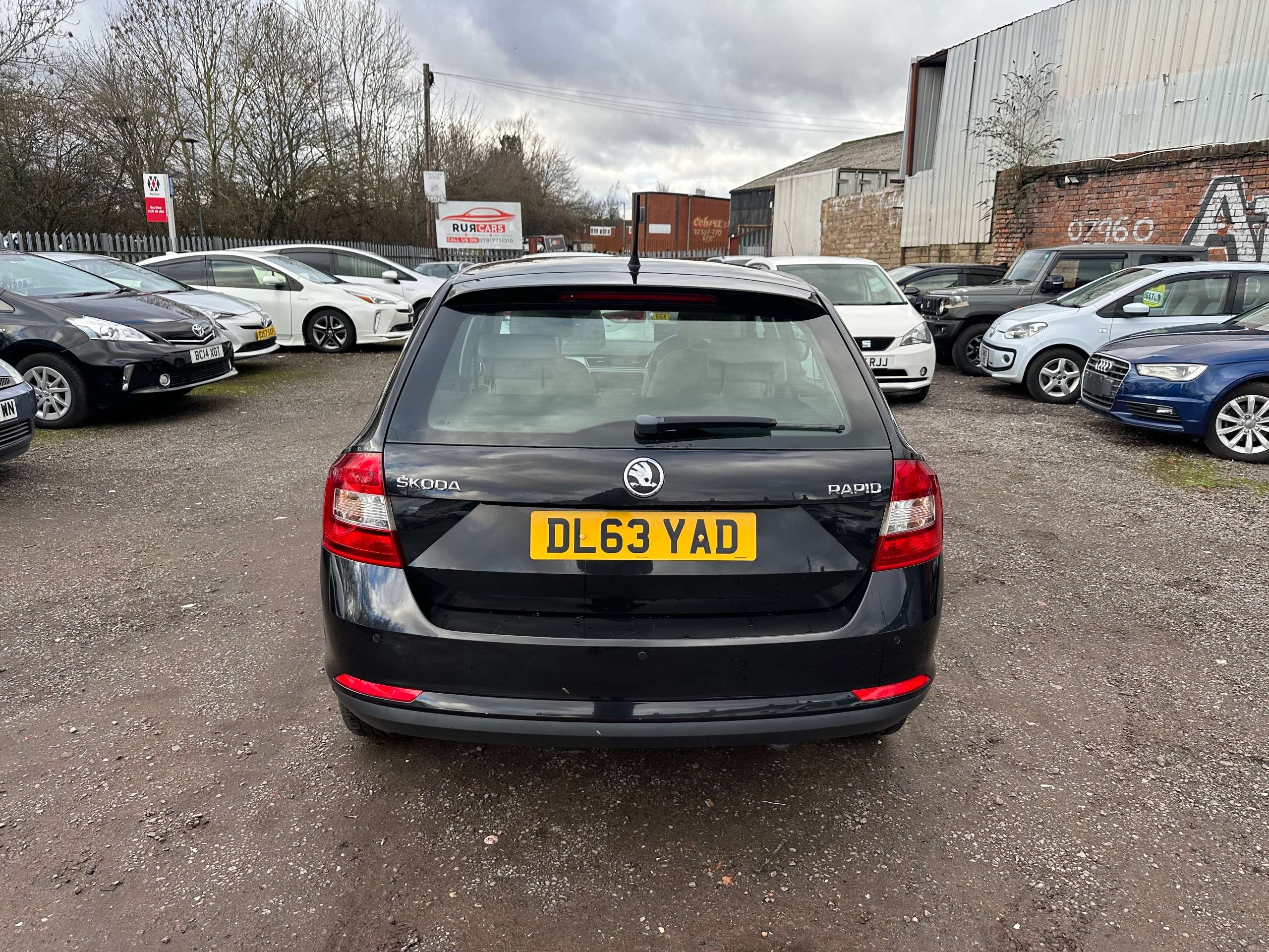 A 2014 SKODA RAPID SPACEBACK 1.6 TDI Elegance Hatchback 5dr Diesel Manual Euro 5 (105 ps) A 2014 SKODA RAPID SPACEBACK 1.6 TDI Elegance Hatchback 5dr Diesel Manual Euro 5 (105 ps)