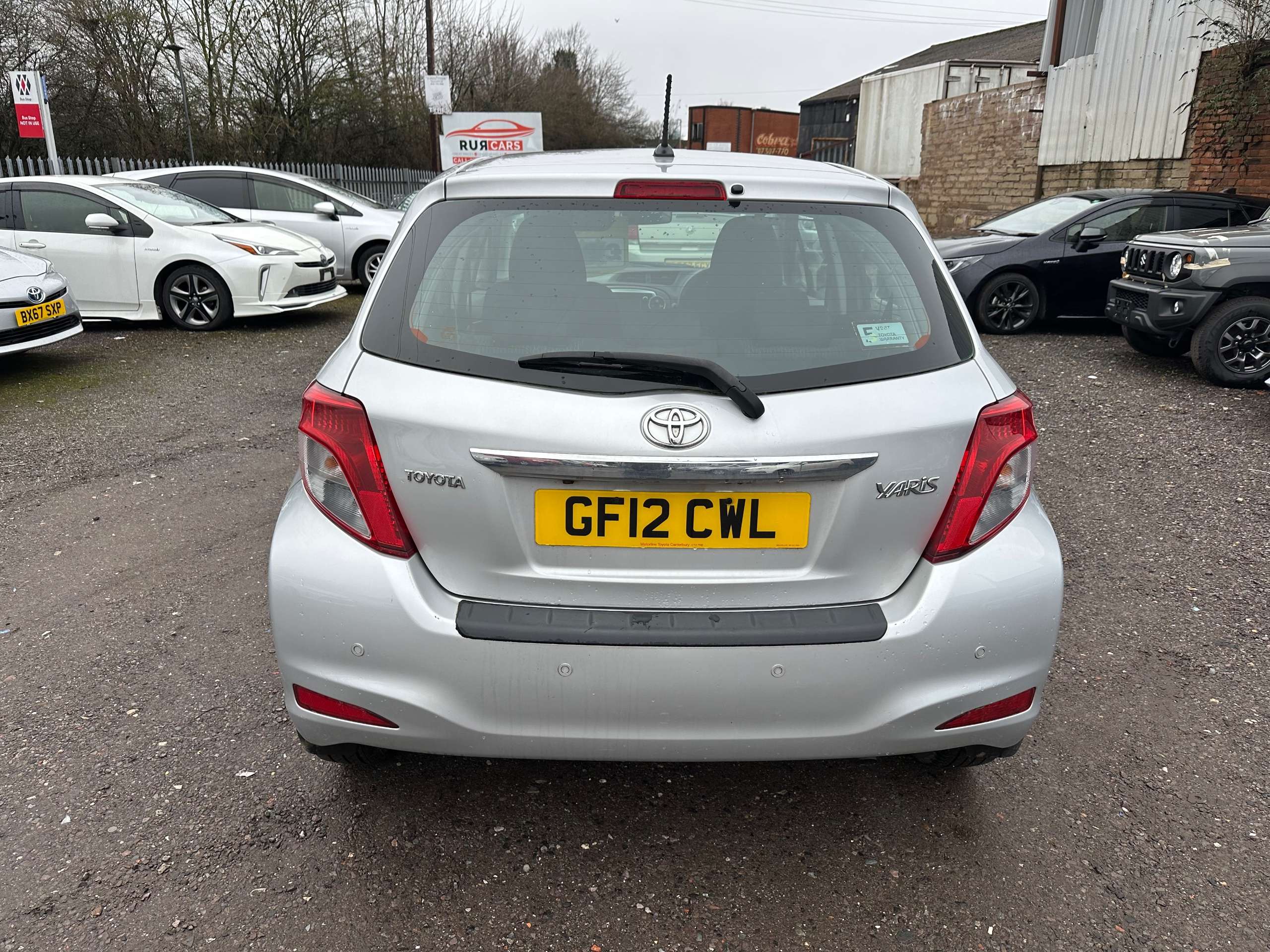 A 2012 TOYOTA YARIS 1.33 Dual VVT-i TR Hatchback 5dr Petrol Manual Euro 5 (101 ps) A 2012 TOYOTA YARIS 1.33 Dual VVT-i TR Hatchback 5dr Petrol Manual Euro 5 (101 ps)