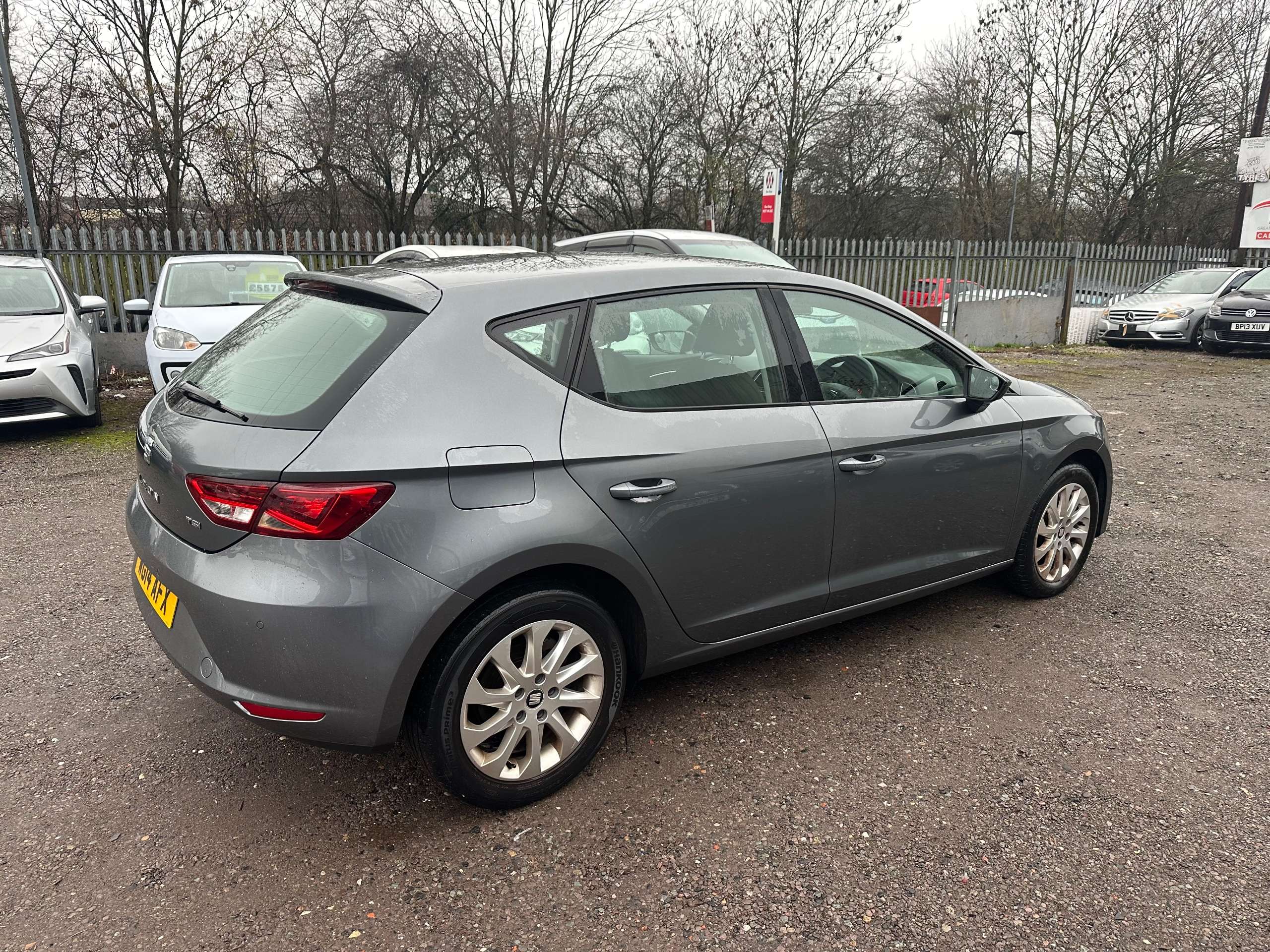 A 2014 SEAT LEON 1.2 TSI SE Hatchback 5dr Petrol Manual Euro 5 (s/s) (105 ps) A 2014 SEAT LEON 1.2 TSI SE Hatchback 5dr Petrol Manual Euro 5 (s/s) (105 ps)