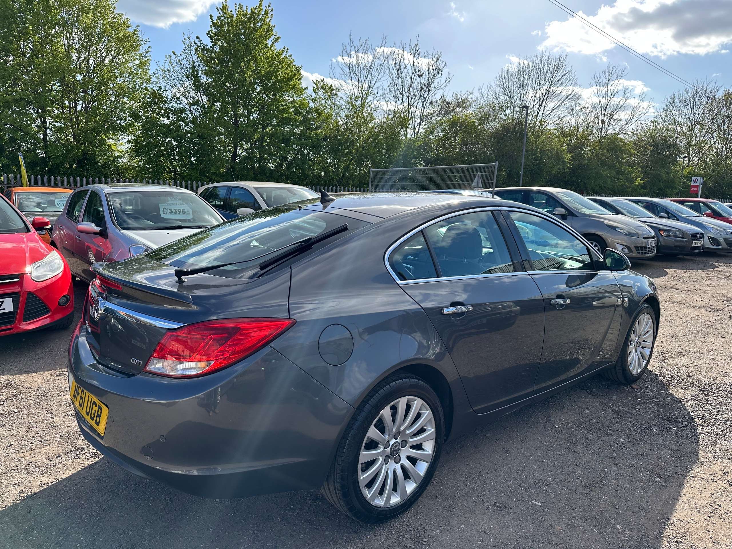 A 2011 VAUXHALL INSIGNIA 2.0 CDTi Elite Nav Hatchback 5dr Diesel Auto Euro 5 (160 ps) A 2011 VAUXHALL INSIGNIA 2.0 CDTi Elite Nav Hatchback 5dr Diesel Auto Euro 5 (160 ps)