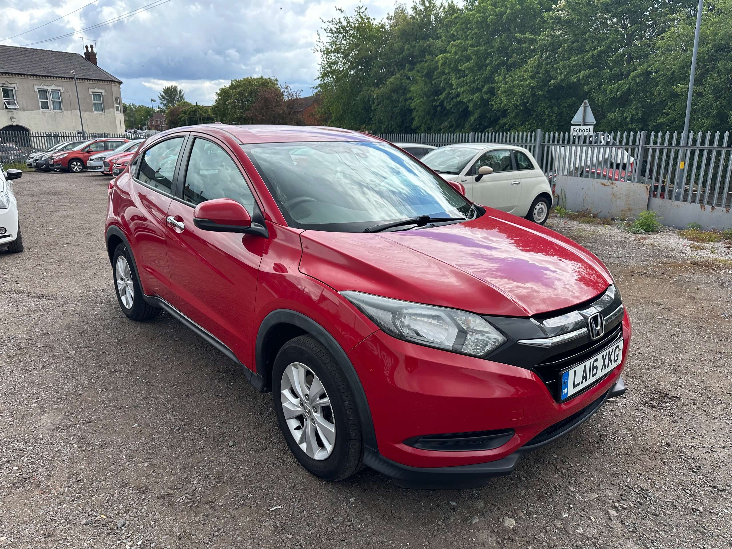 A 2016 HONDA HR-V 1.6 i-DTEC S SUV 5dr Diesel Manual Euro 6 (s/s) (120 ps) A 2016 HONDA HR-V 1.6 i-DTEC S SUV 5dr Diesel Manual Euro 6 (s/s) (120 ps)