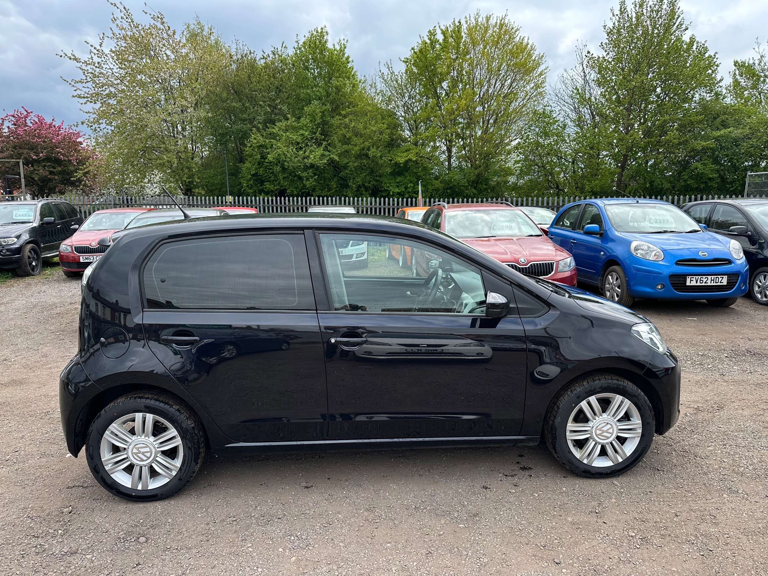 A 2018 VOLKSWAGEN UP! 1.0 High up! Hatchback 5dr Petrol Manual Euro 6 (s/s) (75 ps) A 2018 VOLKSWAGEN UP! 1.0 High up! Hatchback 5dr Petrol Manual Euro 6 (s/s) (75 ps)