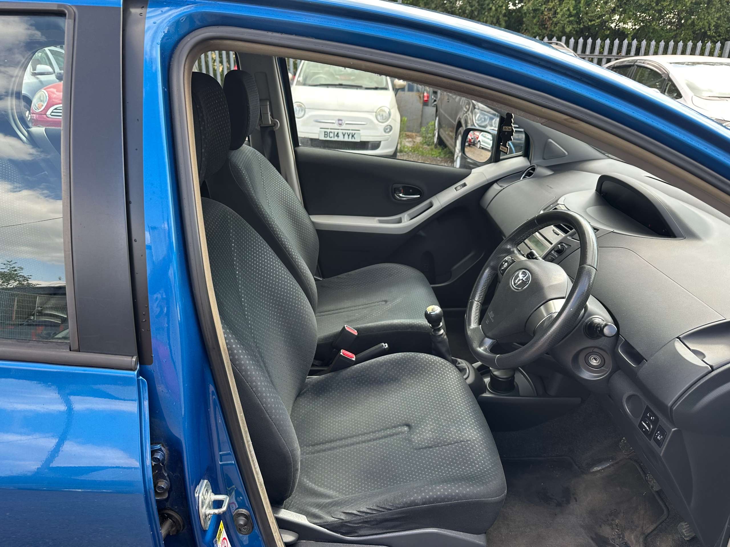 2010 TOYOTA YARIS 2010 TOYOTA YARIS