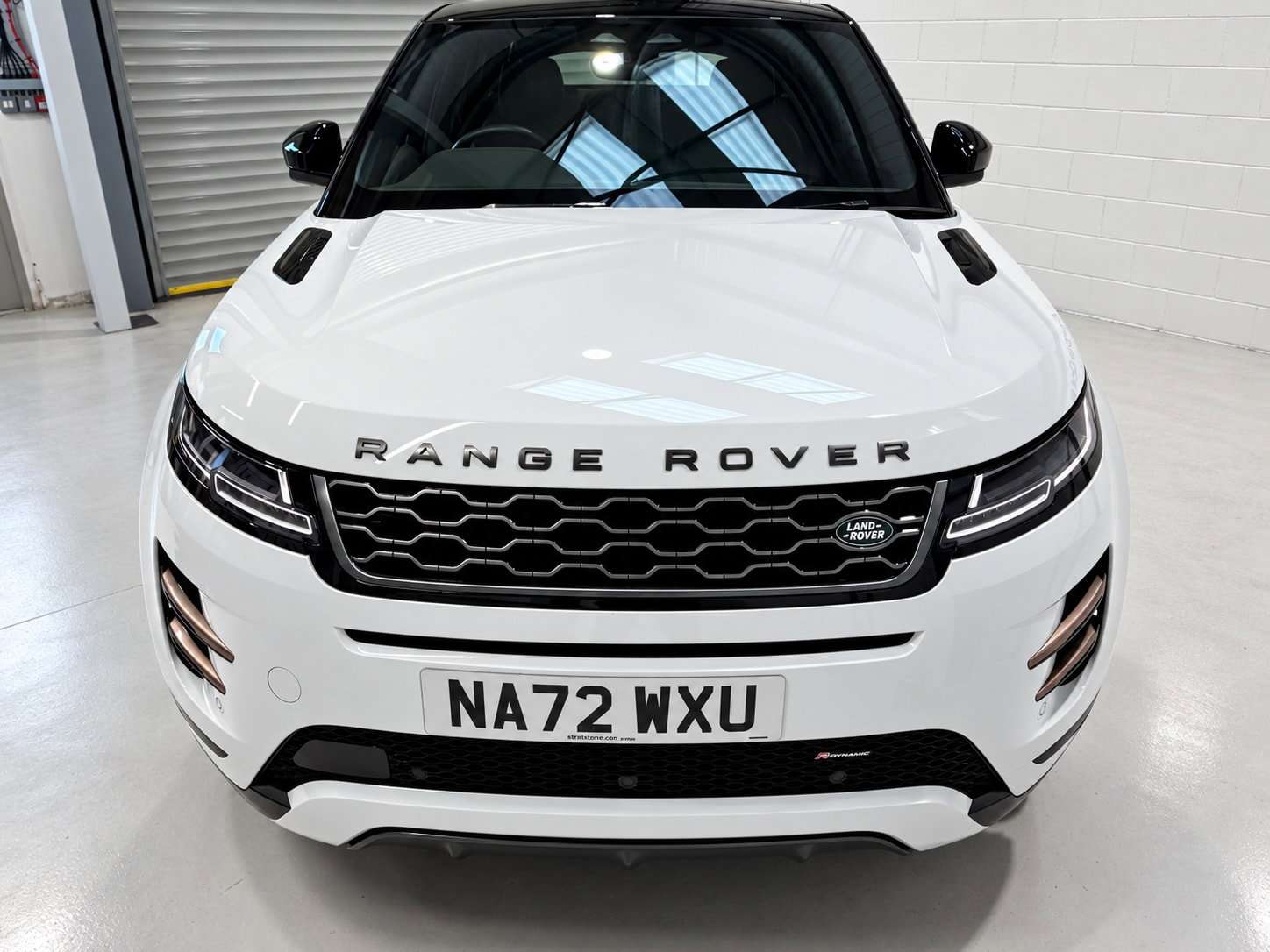 A 2022 LAND ROVER RANGE ROVER EVOQUE 2.0 D200 MHEV R-Dynamic S SUV 5dr Diesel Auto 4WD Euro 6 (s/s) (204 ps) A 2022 LAND ROVER RANGE ROVER EVOQUE 2.0 D200 MHEV R-Dynamic S SUV 5dr Diesel Auto 4WD Euro 6 (s/s) (204 ps)