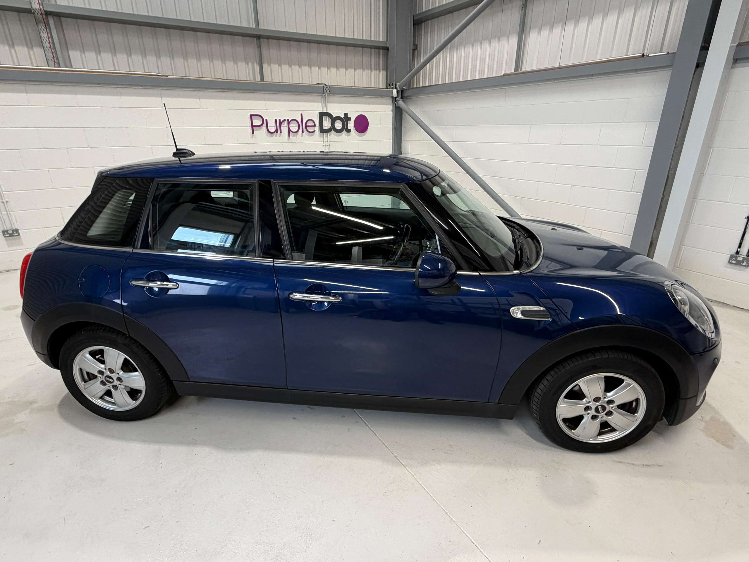 A 2015 MINI HATCH 1.2 One Hatchback 5dr Petrol Manual Euro 6 (s/s) (102 ps) A 2015 MINI HATCH 1.2 One Hatchback 5dr Petrol Manual Euro 6 (s/s) (102 ps)