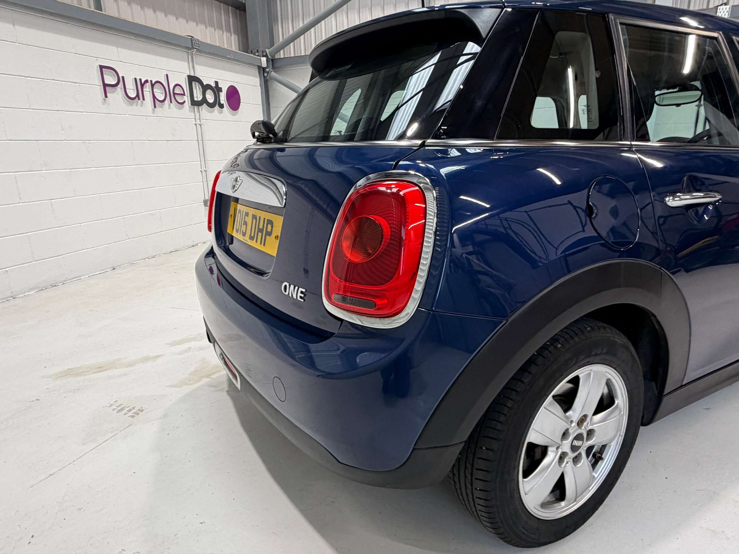 A 2015 MINI HATCH 1.2 One Hatchback 5dr Petrol Manual Euro 6 (s/s) (102 ps) A 2015 MINI HATCH 1.2 One Hatchback 5dr Petrol Manual Euro 6 (s/s) (102 ps)