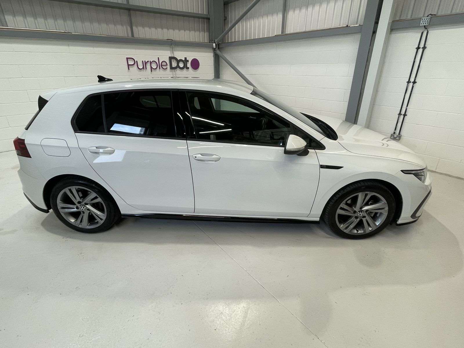 A 2023 VOLKSWAGEN GOLF 1.5 TSI R-Line Hatchback 5dr Petrol Manual Euro 6 (s/s) (150 ps) A 2023 VOLKSWAGEN GOLF 1.5 TSI R-Line Hatchback 5dr Petrol Manual Euro 6 (s/s) (150 ps)