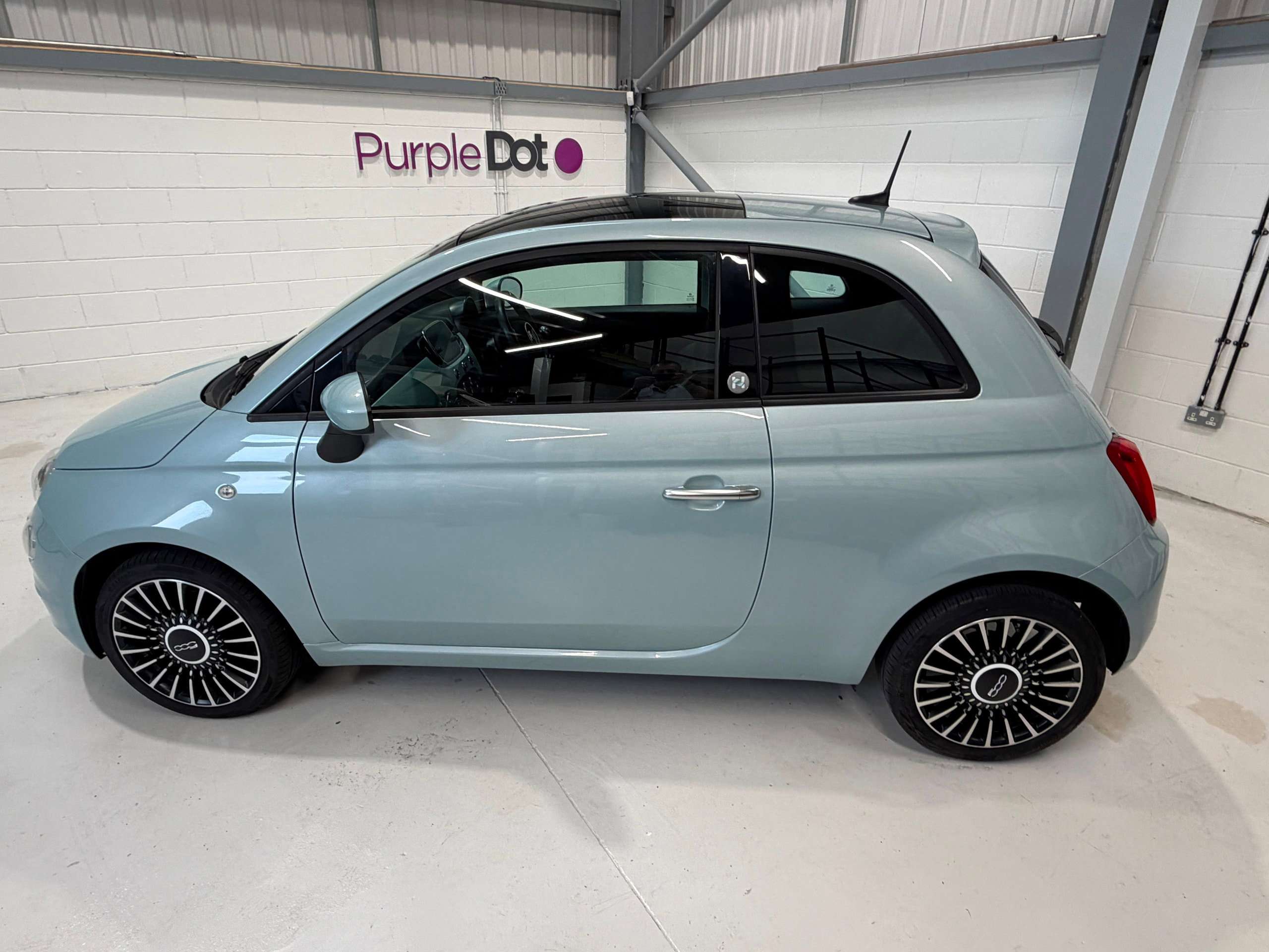 A 2020 FIAT 500 1.0 MHEV Launch Edition Hatchback 3dr Petrol Manual Euro 6 (s/s) (70 bhp) A 2020 FIAT 500 1.0 MHEV Launch Edition Hatchback 3dr Petrol Manual Euro 6 (s/s) (70 bhp)