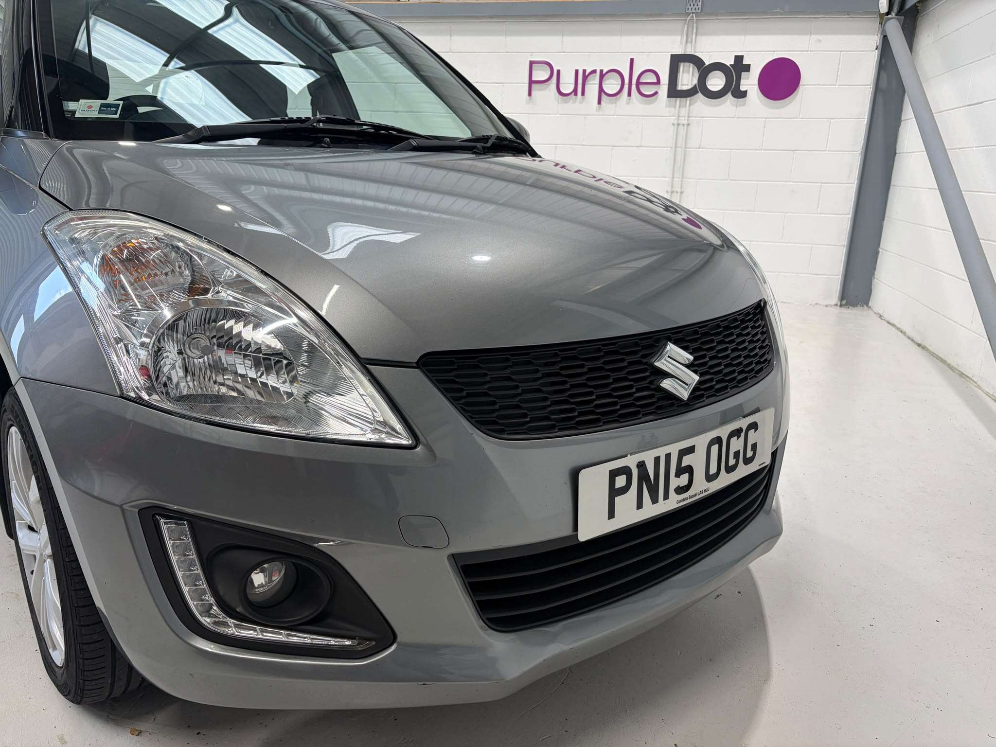 A 2015 SUZUKI SWIFT 1.2 SZ3 Hatchback 5dr Petrol Manual ALLGRIP Euro 5 (94 ps) A 2015 SUZUKI SWIFT 1.2 SZ3 Hatchback 5dr Petrol Manual ALLGRIP Euro 5 (94 ps)