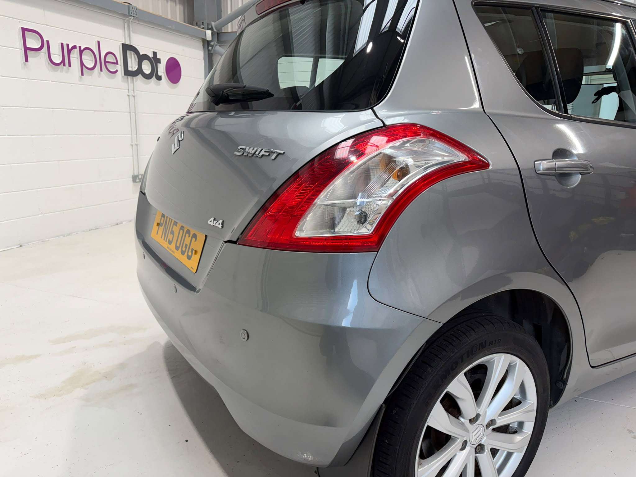 A 2015 SUZUKI SWIFT 1.2 SZ3 Hatchback 5dr Petrol Manual ALLGRIP Euro 5 (94 ps) A 2015 SUZUKI SWIFT 1.2 SZ3 Hatchback 5dr Petrol Manual ALLGRIP Euro 5 (94 ps)