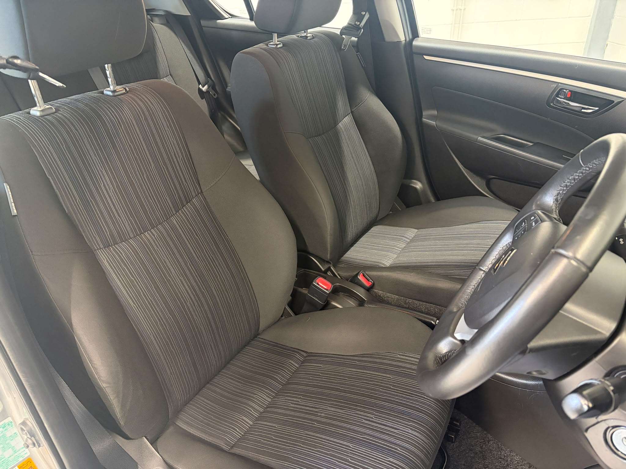 2015 SUZUKI SWIFT 2015 SUZUKI SWIFT