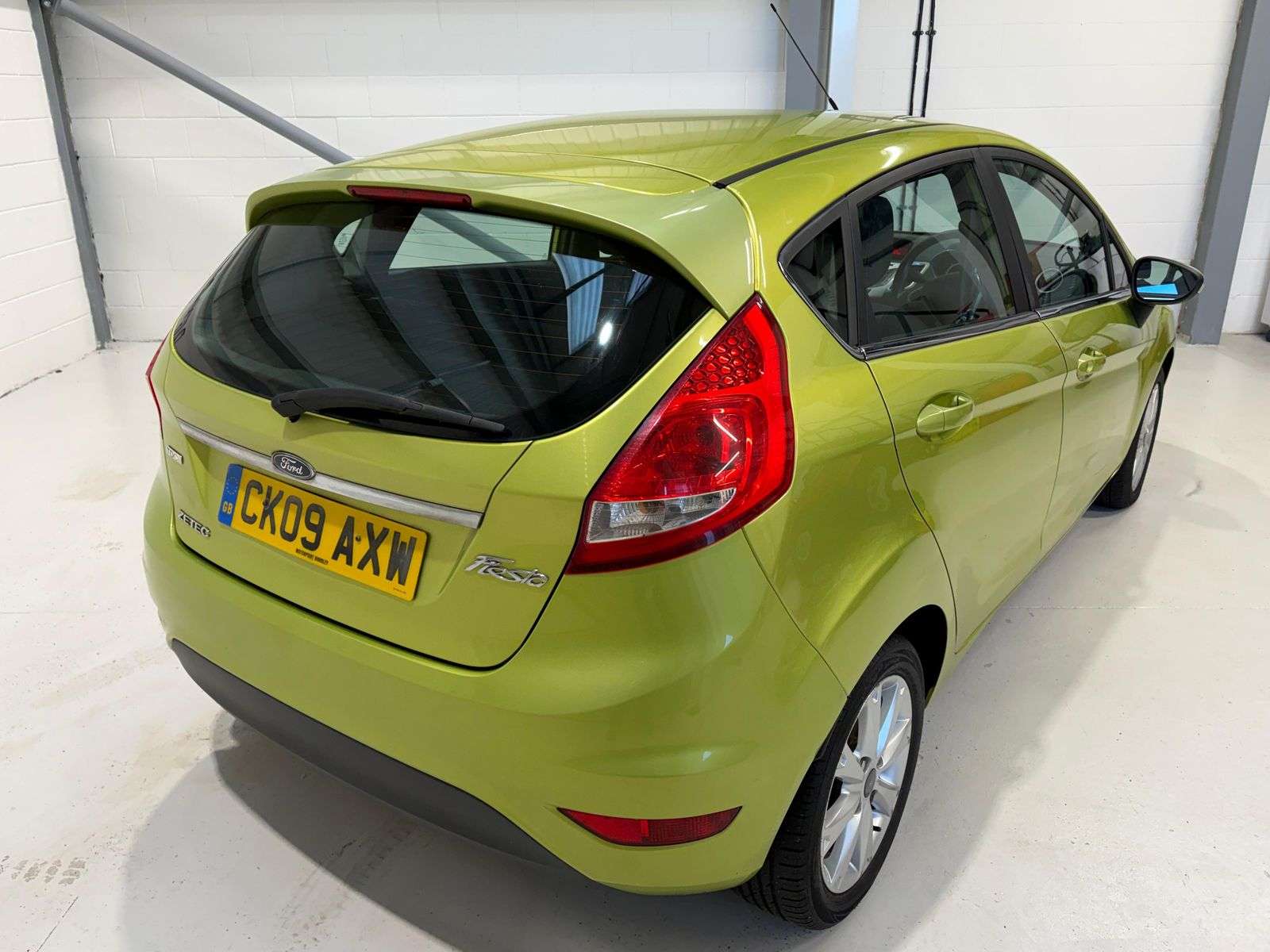 A 2009 FORD FIESTA 1.4 TDCi Zetec Hatchback 5dr Diesel Manual (110 g/km, 67 bhp) A 2009 FORD FIESTA 1.4 TDCi Zetec Hatchback 5dr Diesel Manual (110 g/km, 67 bhp)