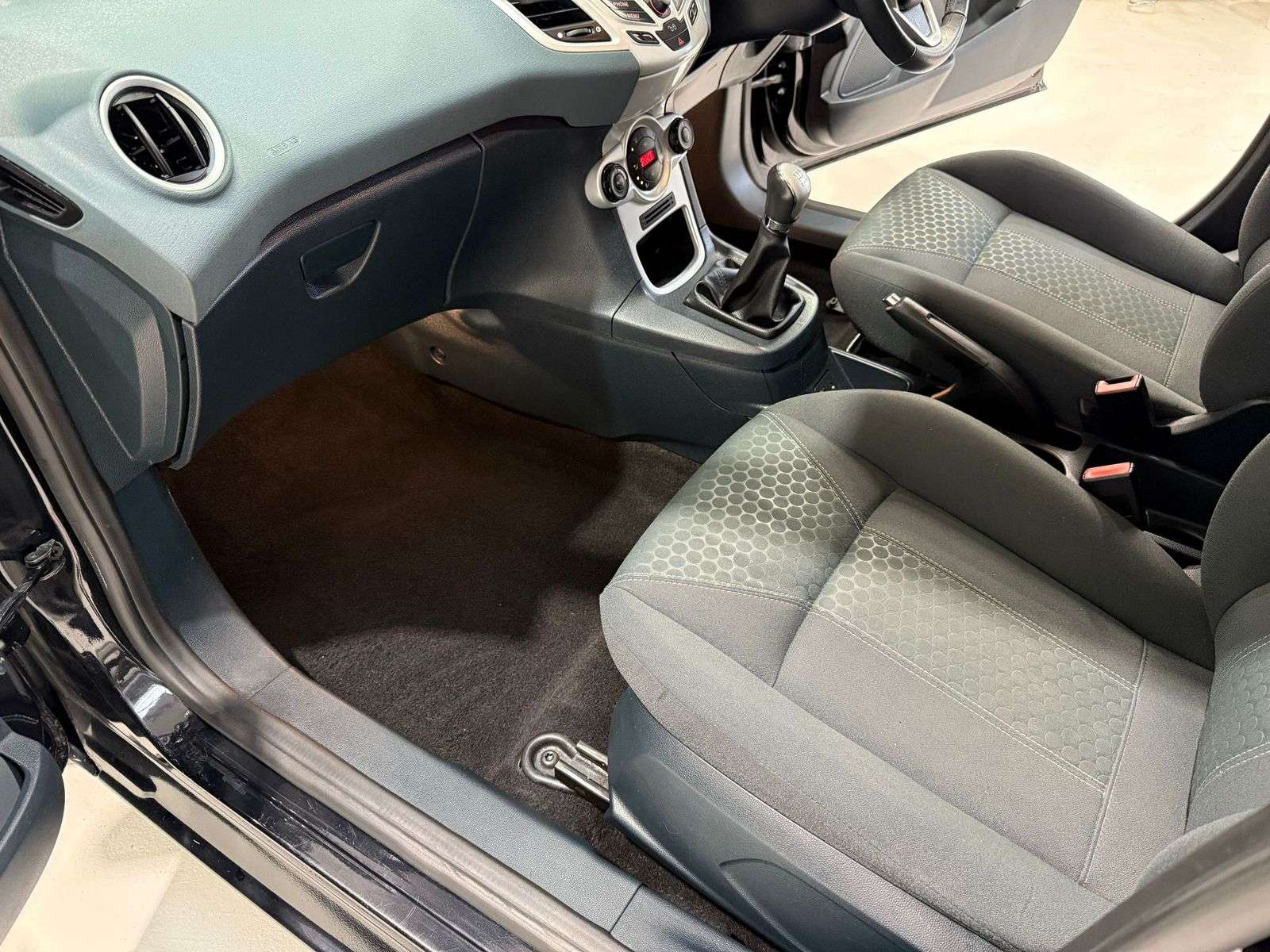 2009 FORD FIESTA 2009 FORD FIESTA