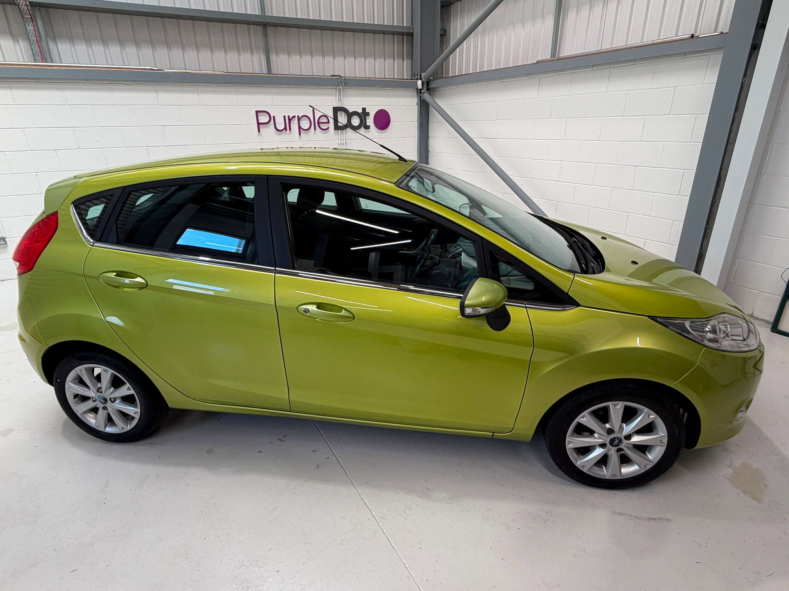 A 2010 FORD FIESTA 1.4 Zetec Hatchback 5dr Petrol Automatic (154 g/km, 94 bhp) A 2010 FORD FIESTA 1.4 Zetec Hatchback 5dr Petrol Automatic (154 g/km, 94 bhp)