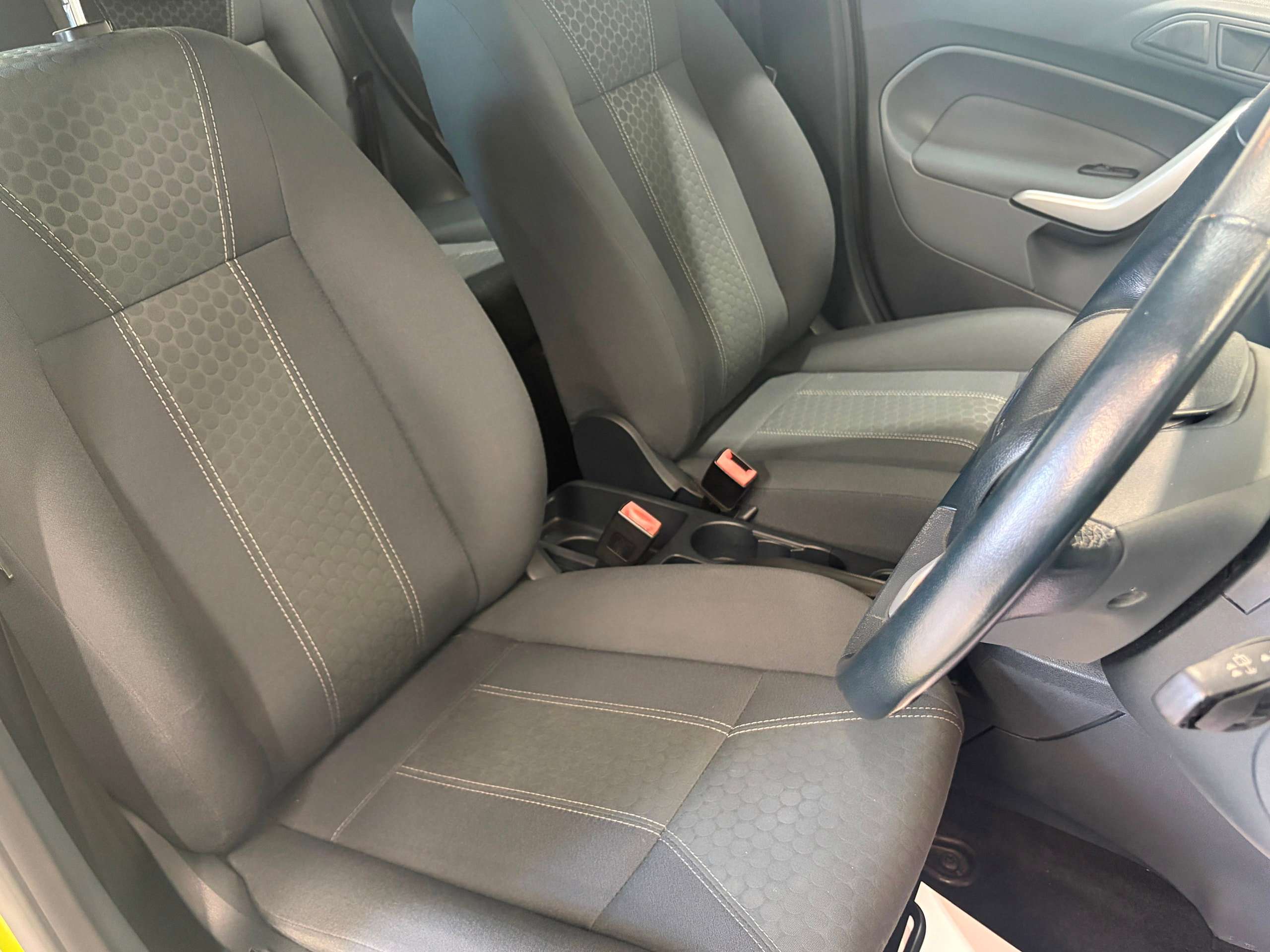 2010 FORD FIESTA 2010 FORD FIESTA