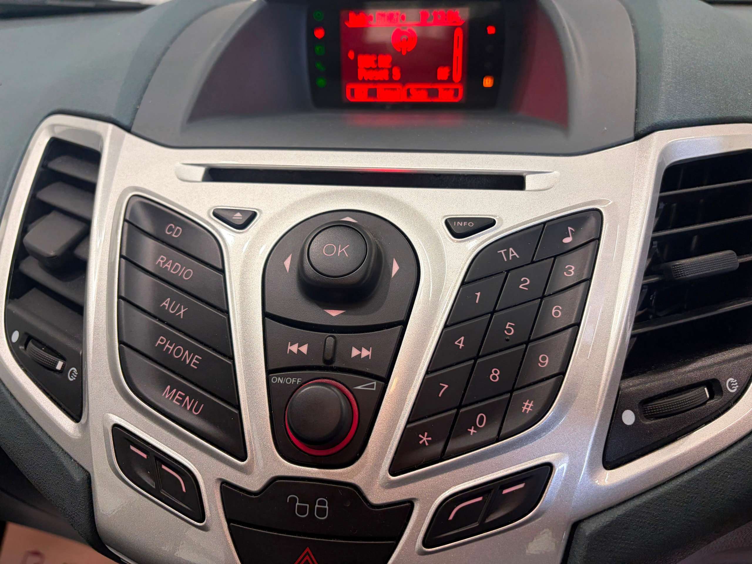 2010 FORD FIESTA 2010 FORD FIESTA