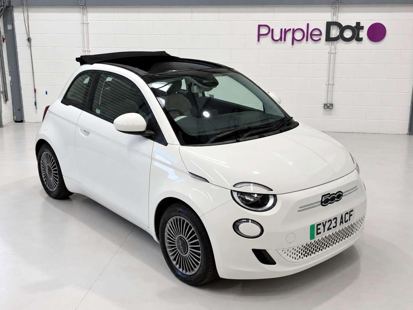 A 2023 FIAT 500E C 42kWh Icon Convertible 2dr Electric Auto (118 ps) A 2023 FIAT 500E C 42kWh Icon Convertible 2dr Electric Auto (118 ps)
