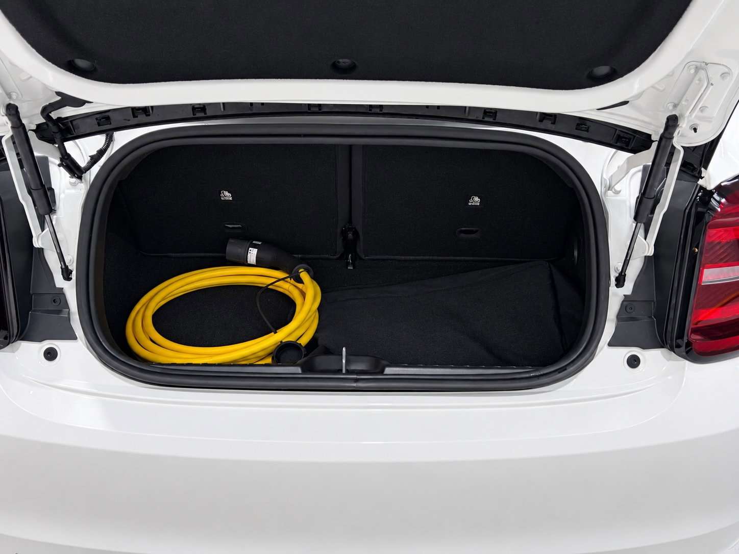 2023 FIAT 500E C 2023 FIAT 500E C
