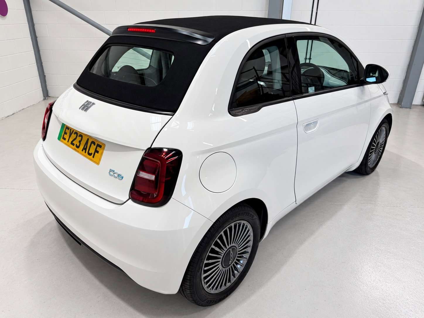 2023 FIAT 500E C 2023 FIAT 500E C
