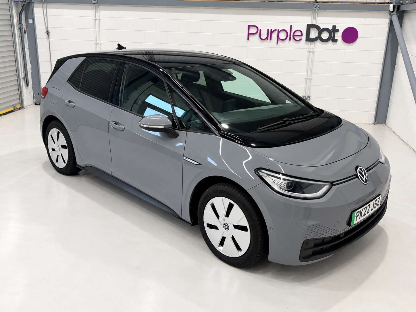 A 2022 VOLKSWAGEN ID.3 Pro Performance 58kWh Family Hatchback 5dr Electric Auto (204 ps) A 2022 VOLKSWAGEN ID.3 Pro Performance 58kWh Family Hatchback 5dr Electric Auto (204 ps)