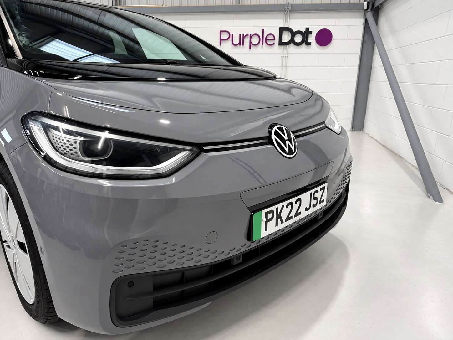 A 2022 VOLKSWAGEN ID.3 Pro Performance 58kWh Family Hatchback 5dr Electric Auto (204 ps) A 2022 VOLKSWAGEN ID.3 Pro Performance 58kWh Family Hatchback 5dr Electric Auto (204 ps)