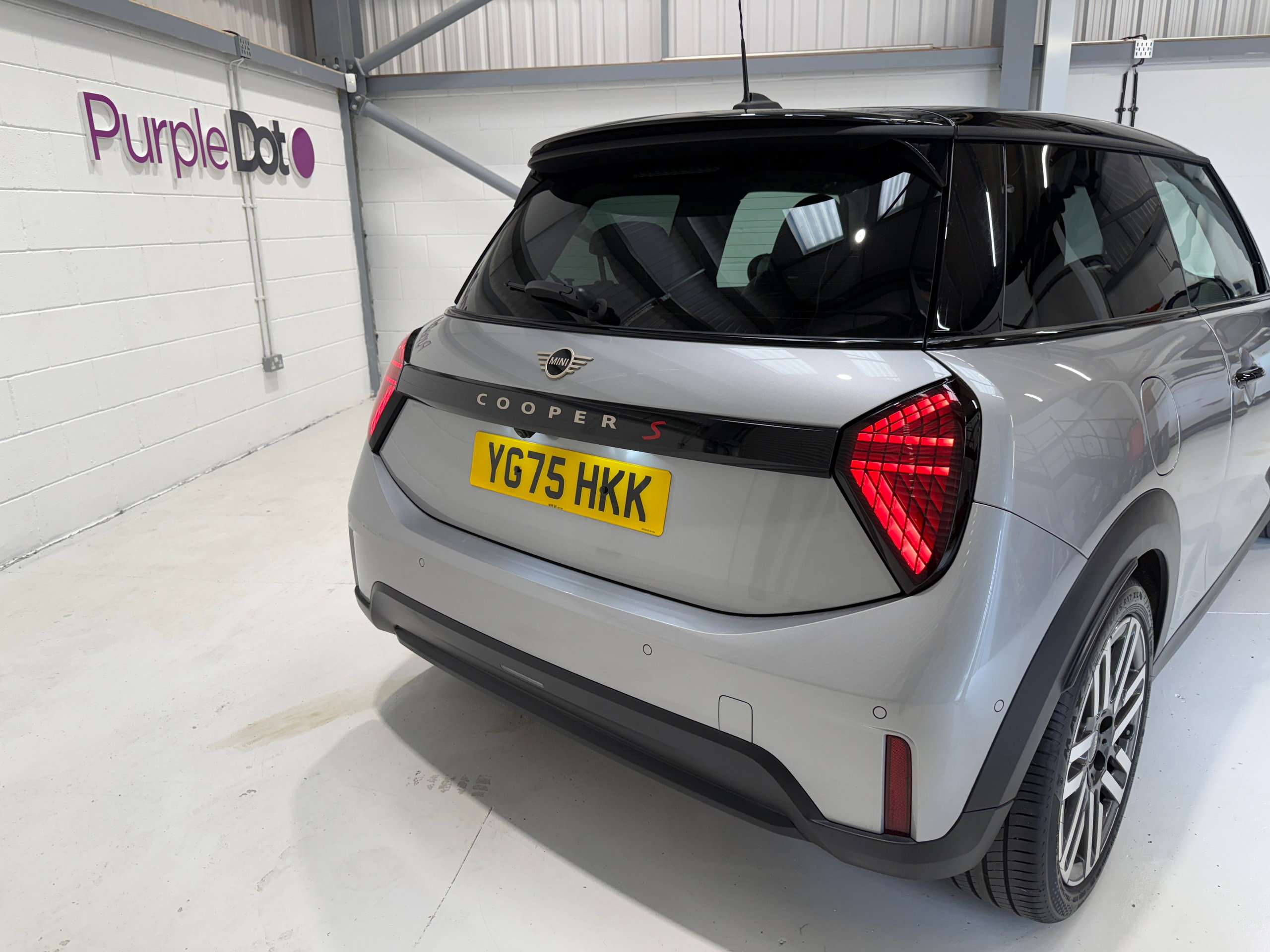 A 2025 MINI COOPER 2.0S Classic Hatchback 3dr Petrol Steptronic Euro 6 (s/s) (204 ps) A 2025 MINI COOPER 2.0S Classic Hatchback 3dr Petrol Steptronic Euro 6 (s/s) (204 ps)