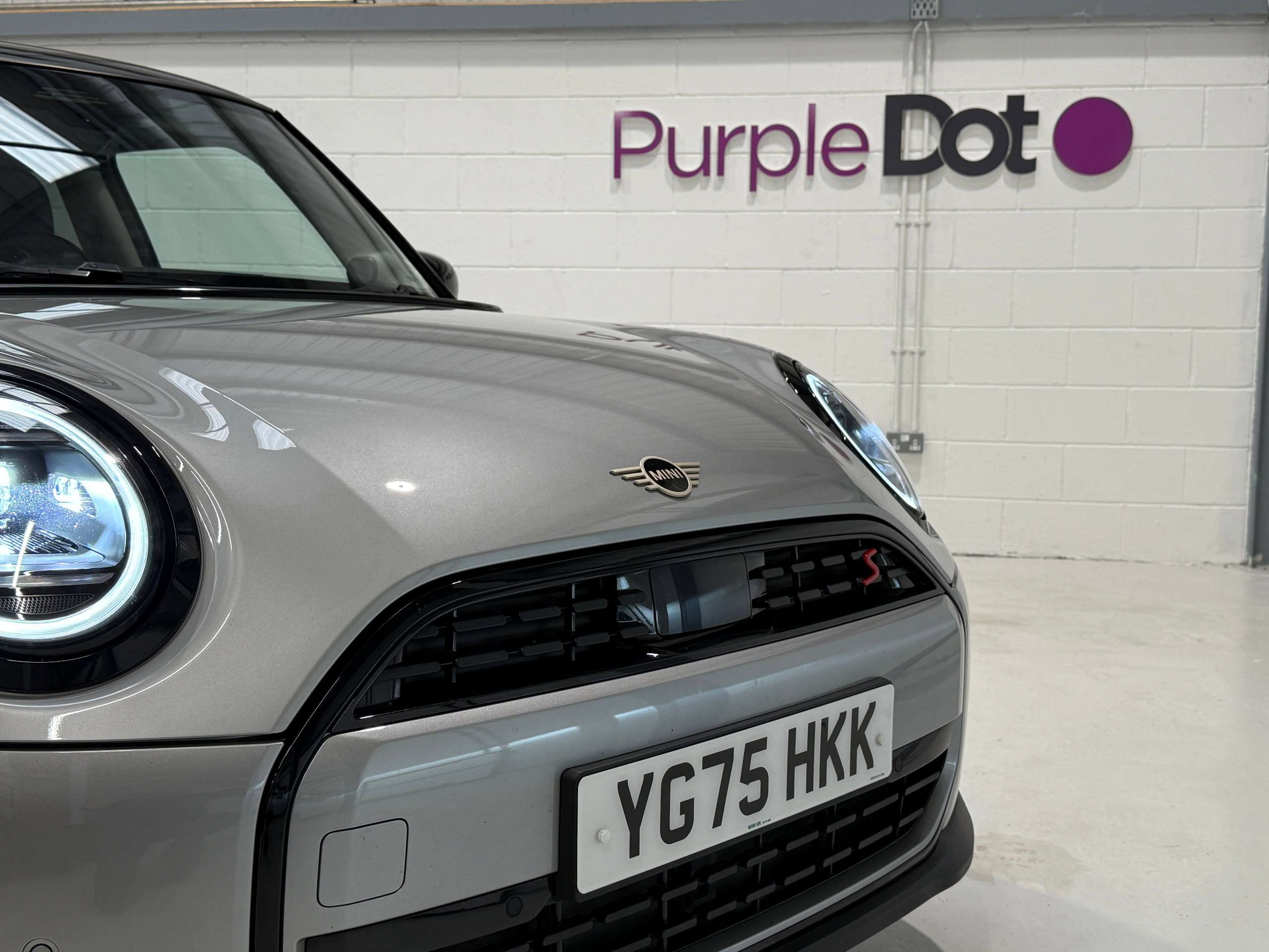 A 2025 MINI COOPER 2.0S Classic Hatchback 3dr Petrol Steptronic Euro 6 (s/s) (204 ps) A 2025 MINI COOPER 2.0S Classic Hatchback 3dr Petrol Steptronic Euro 6 (s/s) (204 ps)