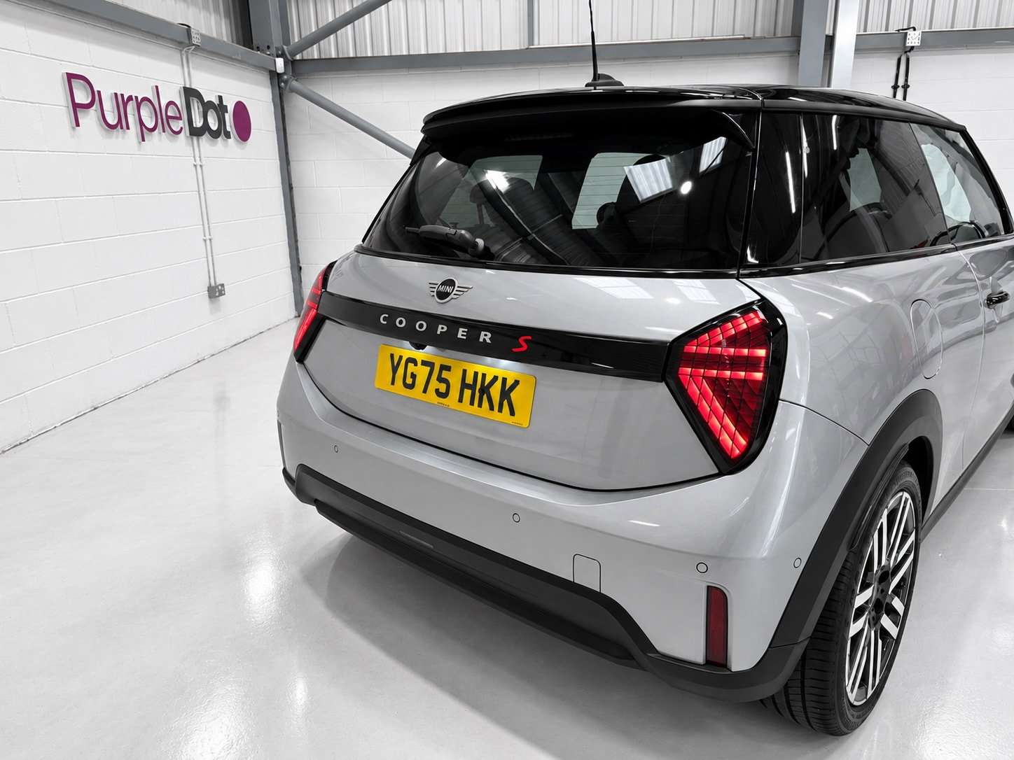 A 2025 MINI COOPER 2.0S Classic Hatchback 3dr Petrol Steptronic Euro 6 (s/s) (204 ps) A 2025 MINI COOPER 2.0S Classic Hatchback 3dr Petrol Steptronic Euro 6 (s/s) (204 ps)