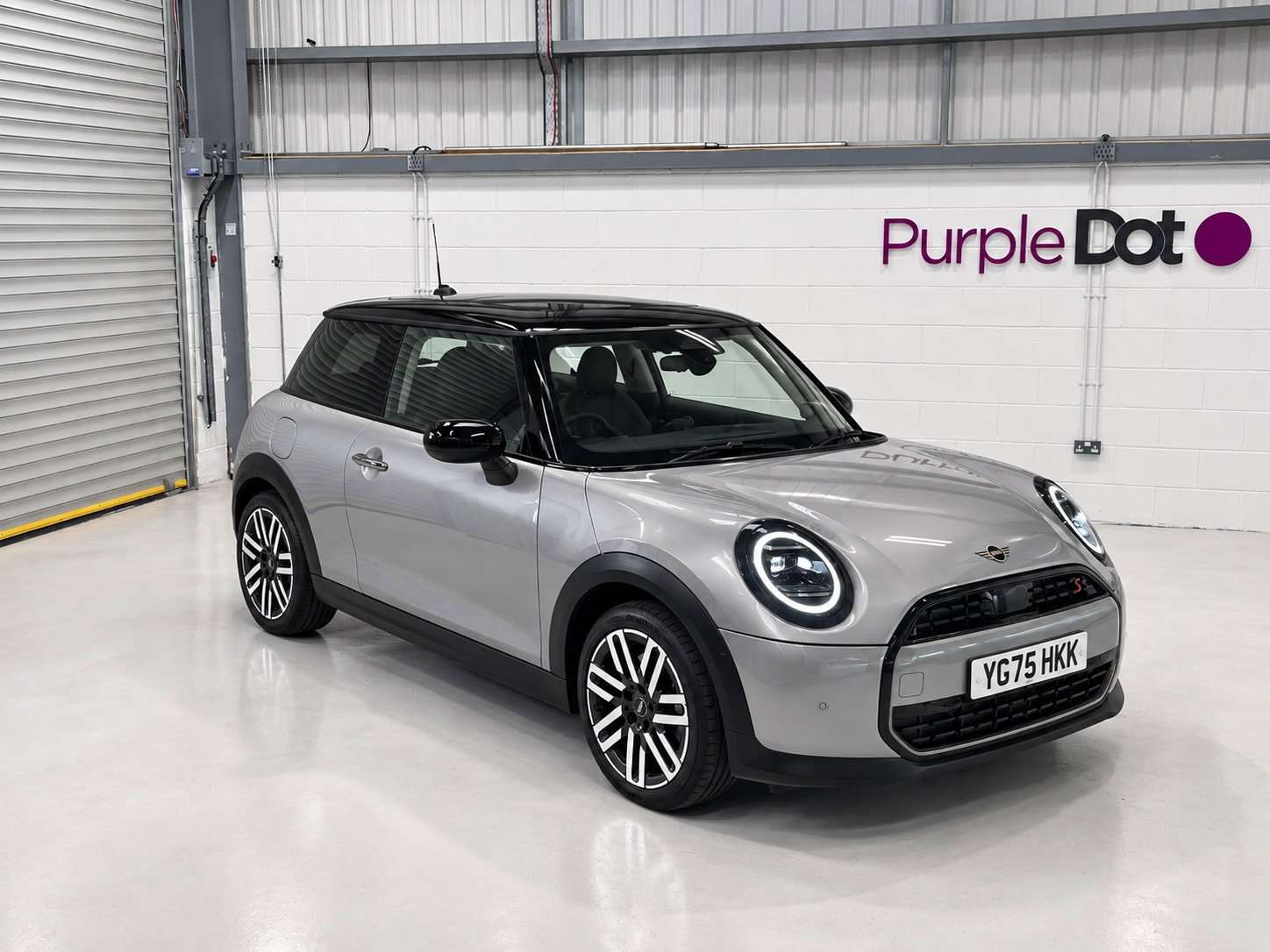 A 2025 MINI COOPER 2.0S Classic Hatchback 3dr Petrol Steptronic Euro 6 (s/s) (204 ps) A 2025 MINI COOPER 2.0S Classic Hatchback 3dr Petrol Steptronic Euro 6 (s/s) (204 ps)