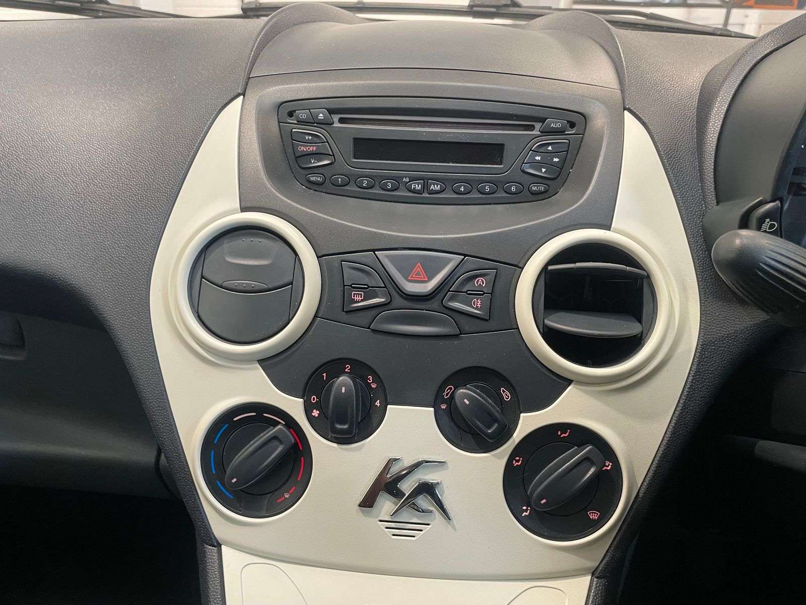 2012 FORD KA 2012 FORD KA