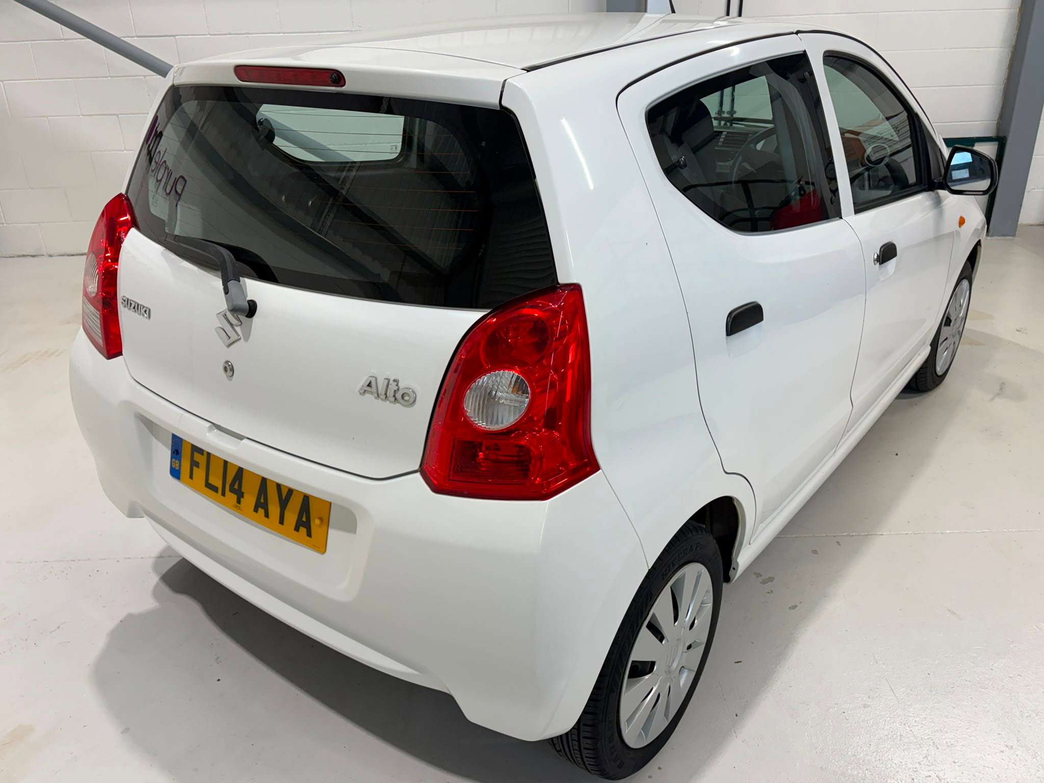 A 2014 SUZUKI ALTO 1.0 12V SZ Hatchback 5dr Petrol Manual Euro 5 (68 ps) A 2014 SUZUKI ALTO 1.0 12V SZ Hatchback 5dr Petrol Manual Euro 5 (68 ps)