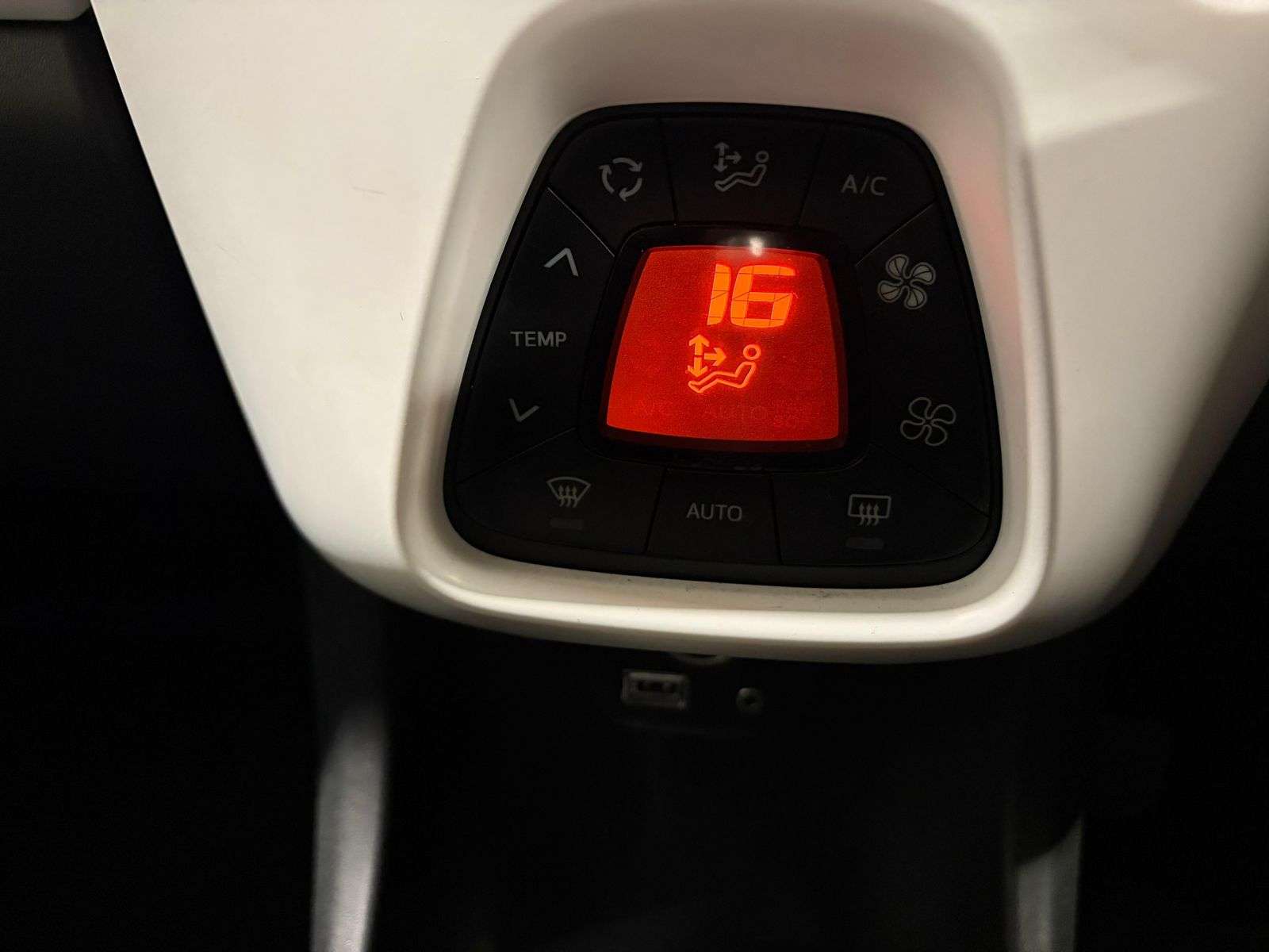 2014 PEUGEOT 108 2014 PEUGEOT 108