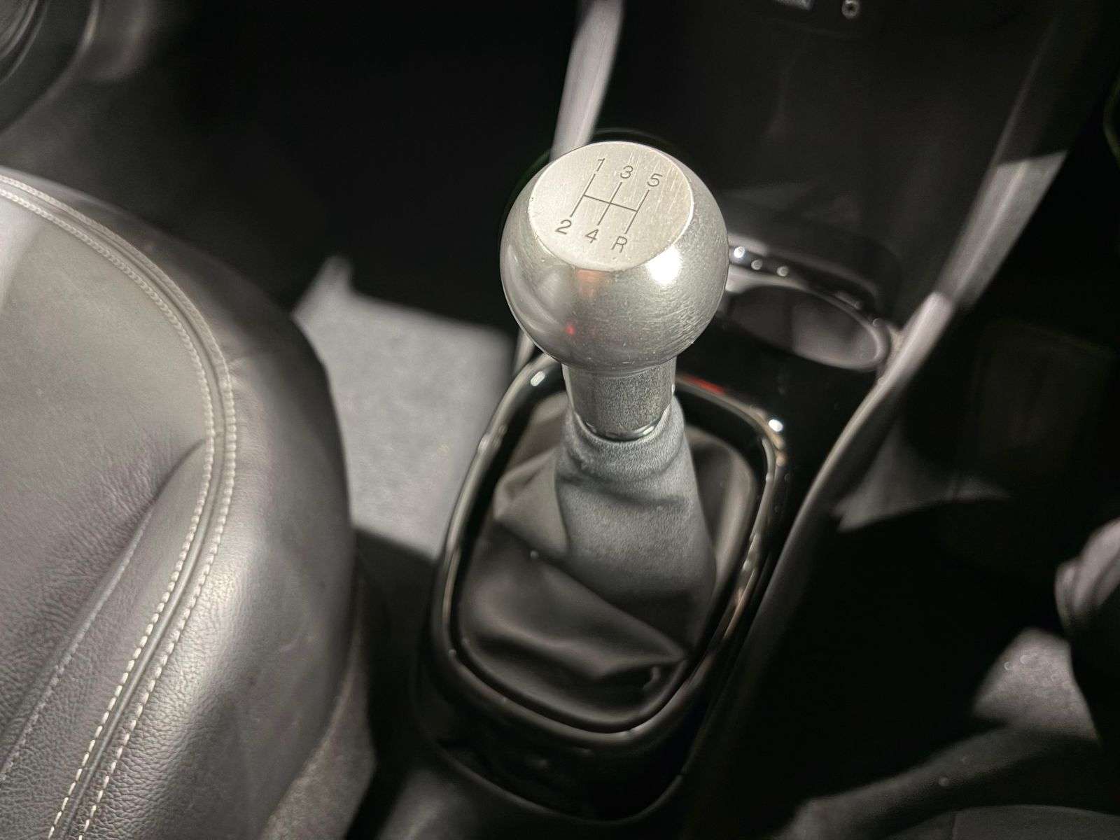 2014 PEUGEOT 108 2014 PEUGEOT 108