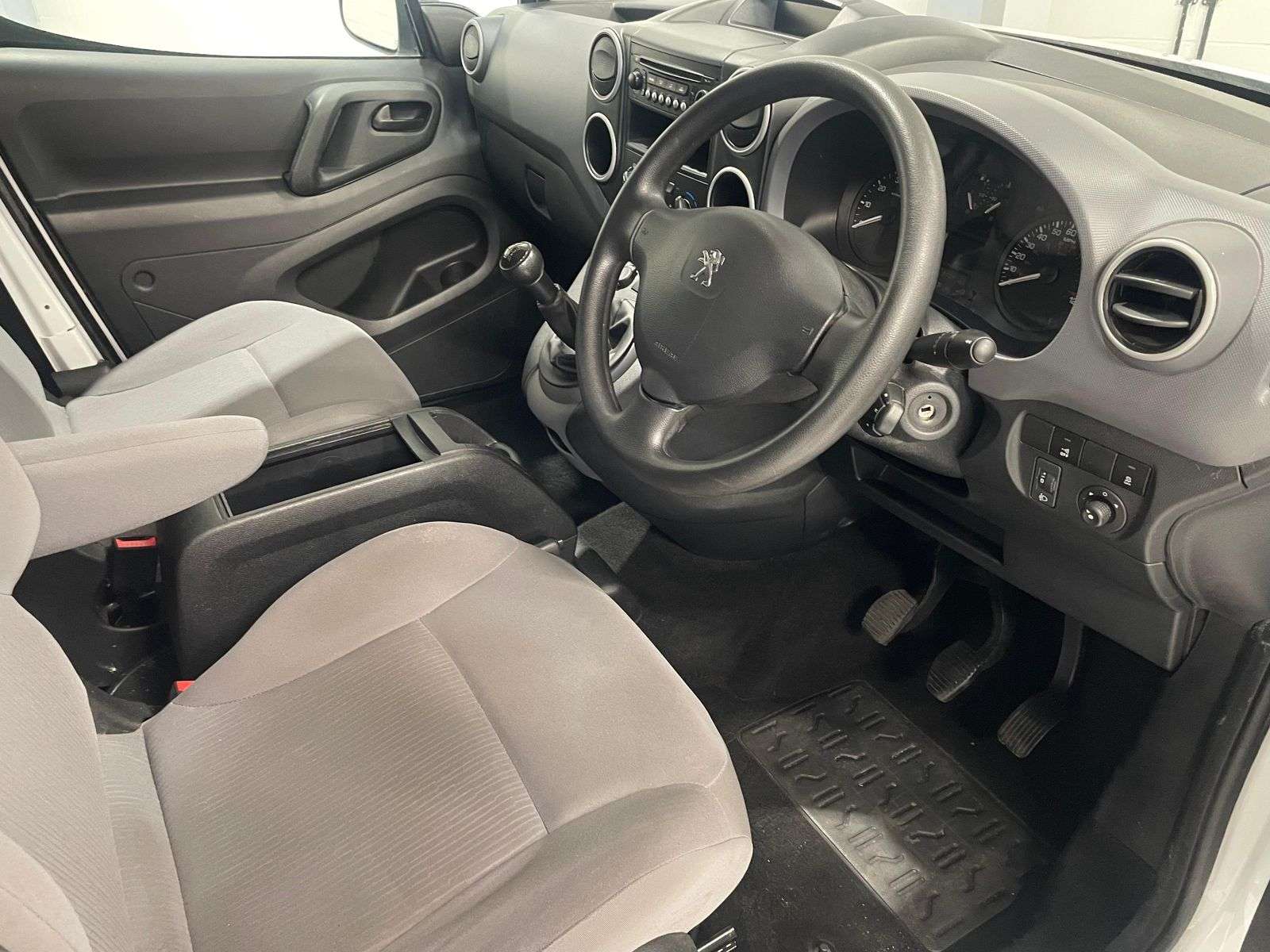 2016 PEUGEOT PARTNER 2016 PEUGEOT PARTNER