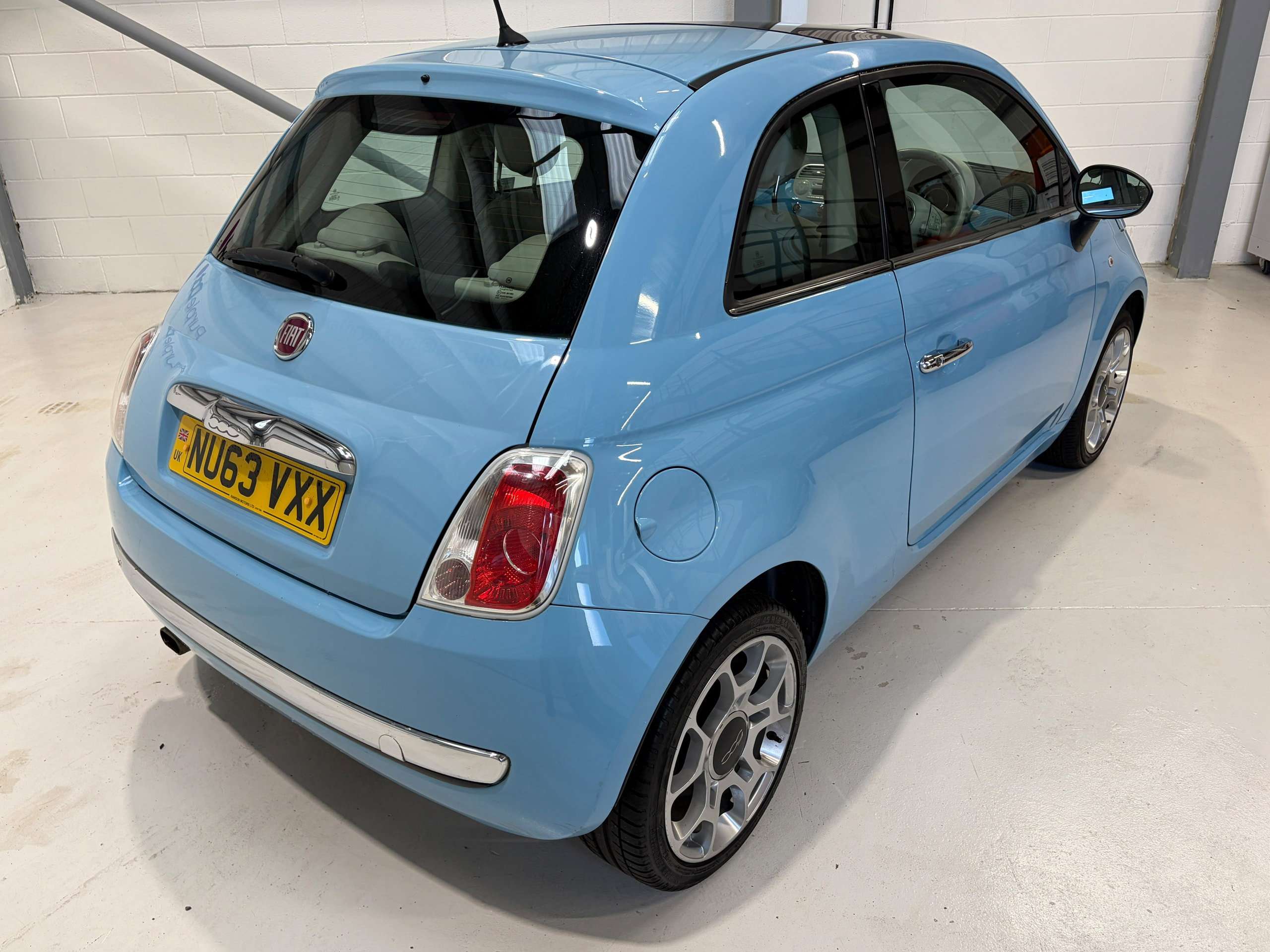A 2013 FIAT 500 1.2 Lounge Hatchback 3dr Petrol Manual Euro 4 (69 bhp) A 2013 FIAT 500 1.2 Lounge Hatchback 3dr Petrol Manual Euro 4 (69 bhp)