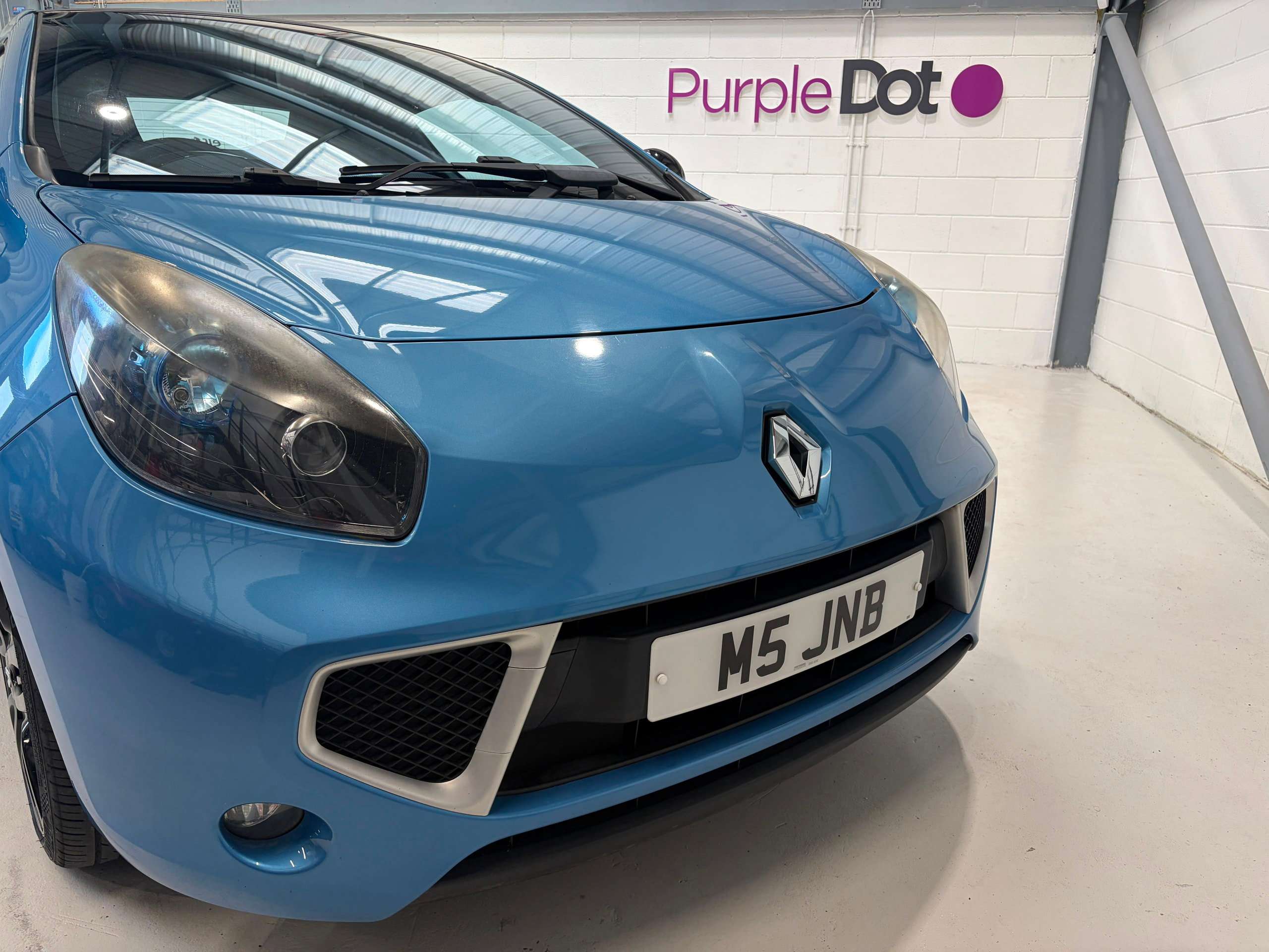 A 2011 RENAULT WIND 1.6 VVT GT Line Convertible 2dr Petrol Manual Euro 5 (133 ps) A 2011 RENAULT WIND 1.6 VVT GT Line Convertible 2dr Petrol Manual Euro 5 (133 ps)