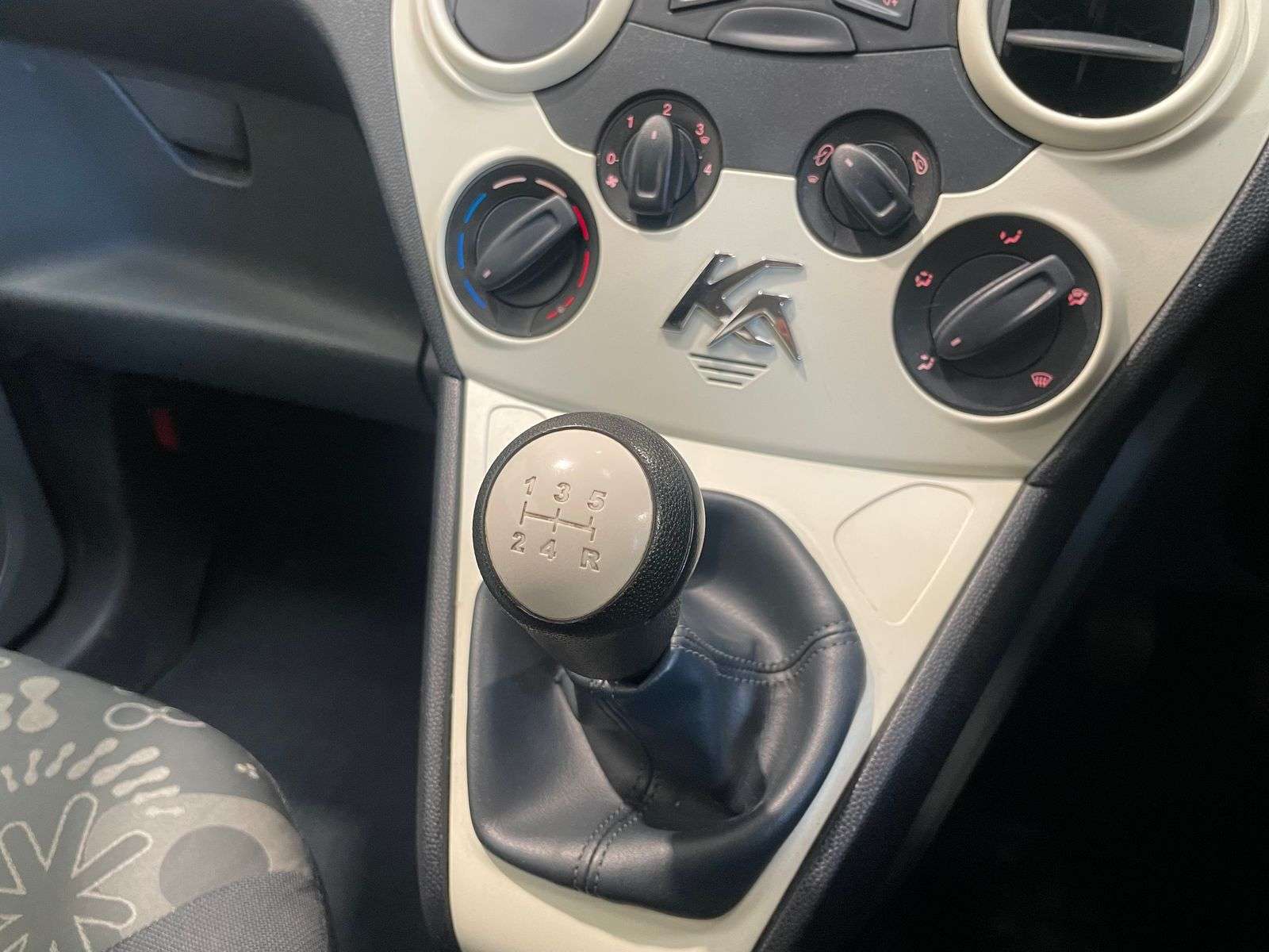 2012 FORD KA 2012 FORD KA