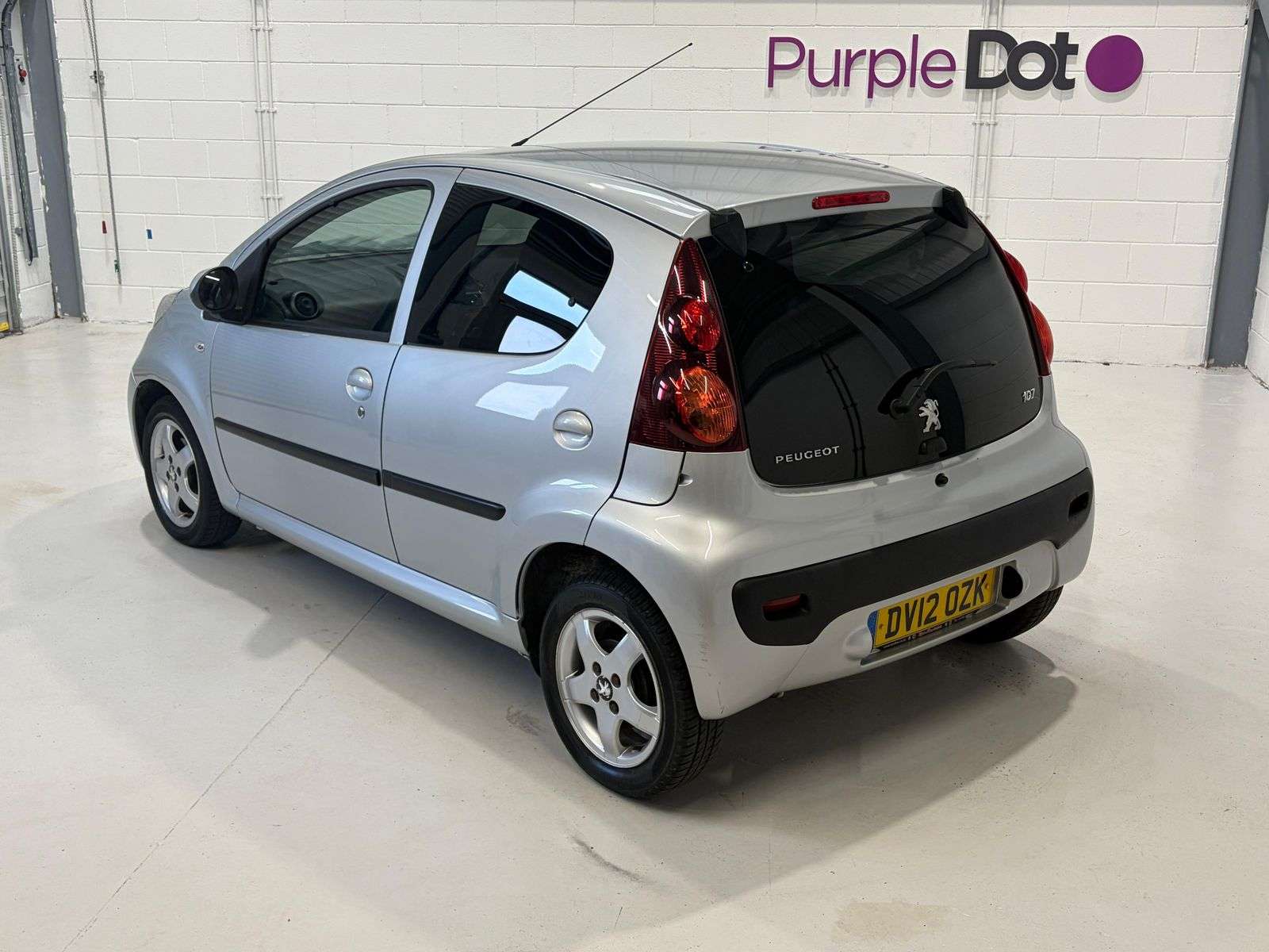 2012 PEUGEOT 107 2012 PEUGEOT 107