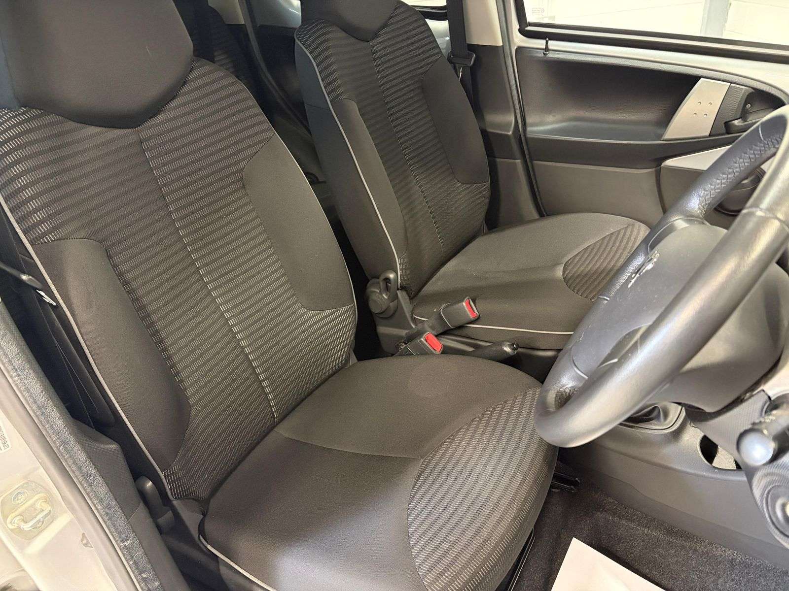 2012 PEUGEOT 107 2012 PEUGEOT 107