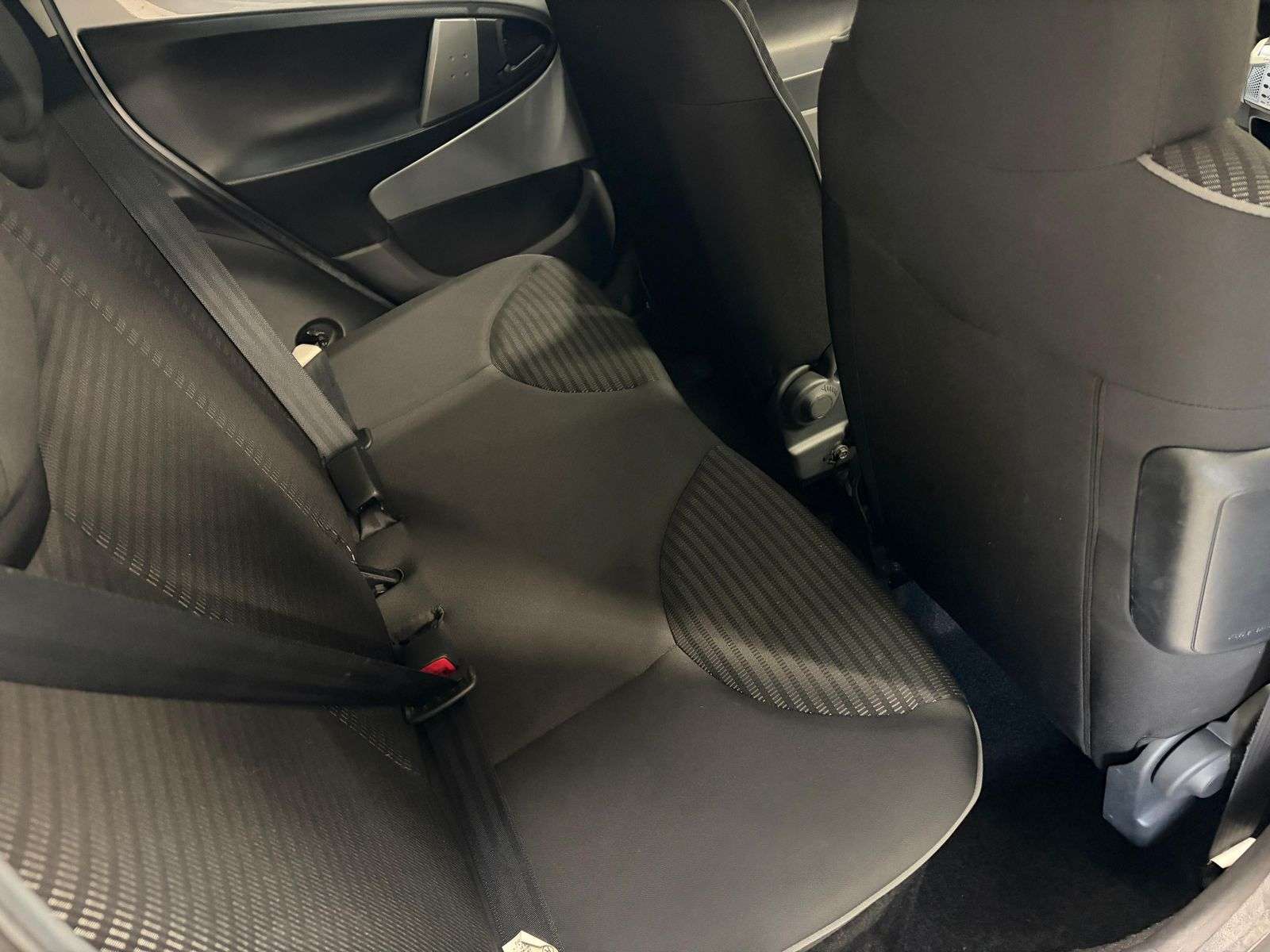 2012 PEUGEOT 107 2012 PEUGEOT 107