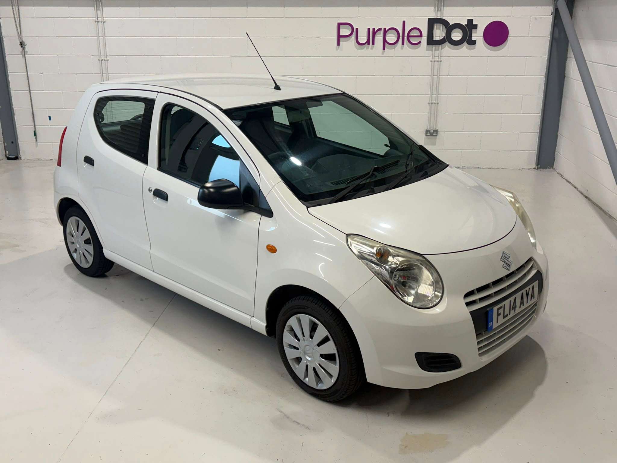 A 2014 SUZUKI ALTO 1.0 12V SZ Hatchback 5dr Petrol Manual Euro 5 (68 ps) A 2014 SUZUKI ALTO 1.0 12V SZ Hatchback 5dr Petrol Manual Euro 5 (68 ps)