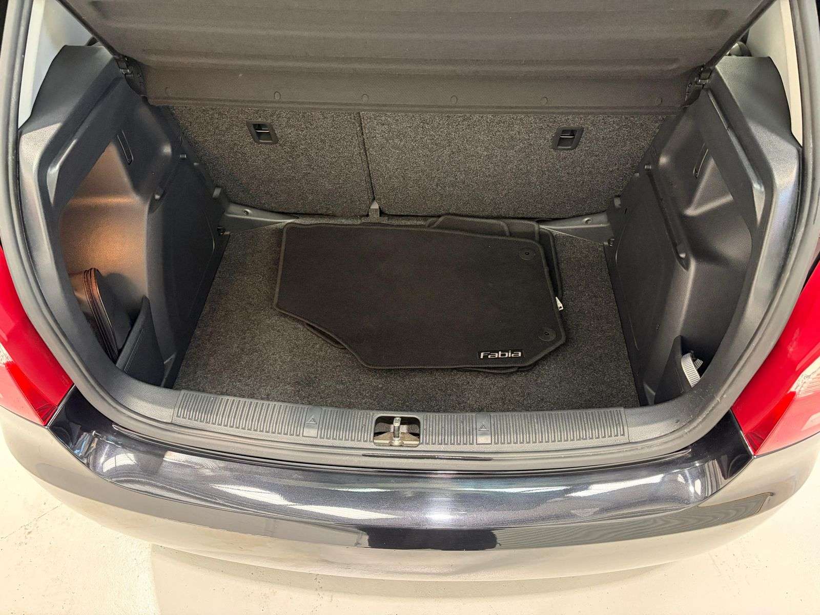 2012 SKODA FABIA 2012 SKODA FABIA