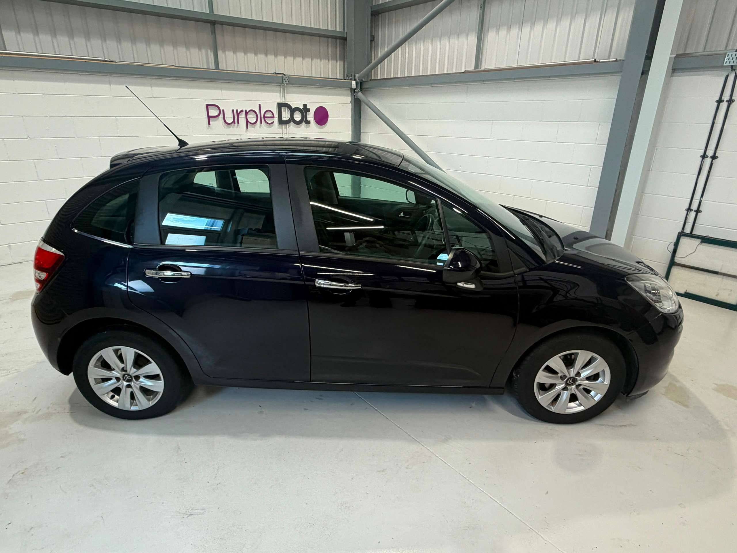 A 2013 CITROEN C3 1.2 VTi VTR+ Hatchback 5dr Petrol Manual Euro 5 (82 ps) A 2013 CITROEN C3 1.2 VTi VTR+ Hatchback 5dr Petrol Manual Euro 5 (82 ps)