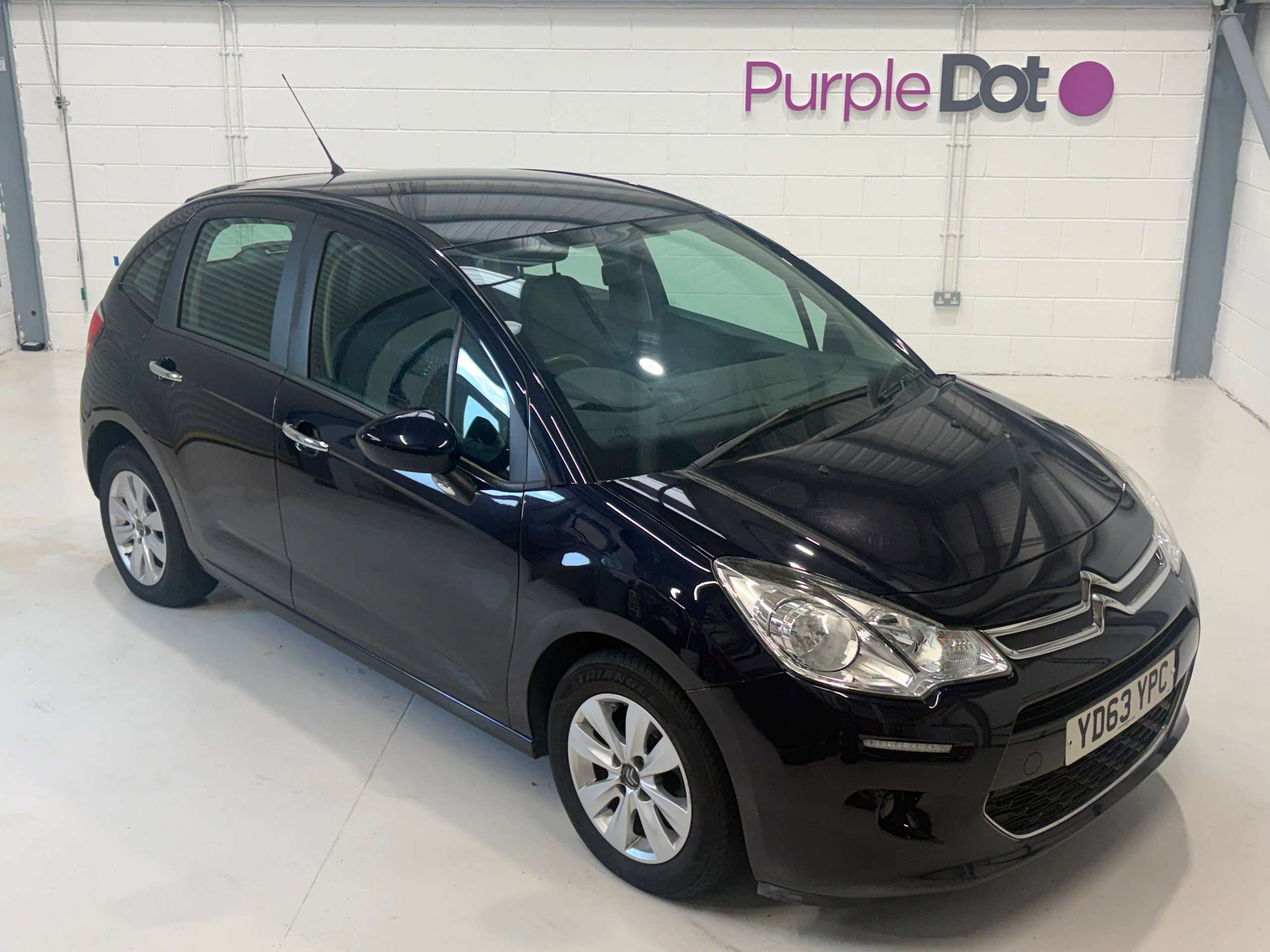 A 2013 CITROEN C3 1.2 VTi VTR+ Hatchback 5dr Petrol Manual Euro 5 (82 ps) A 2013 CITROEN C3 1.2 VTi VTR+ Hatchback 5dr Petrol Manual Euro 5 (82 ps)