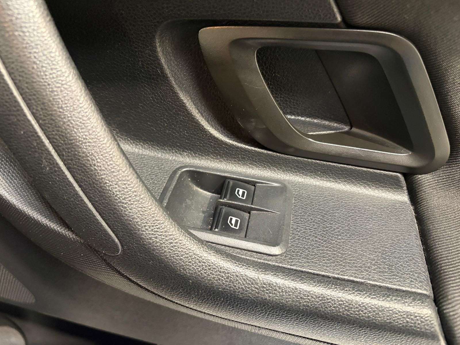 2011 SKODA FABIA 2011 SKODA FABIA