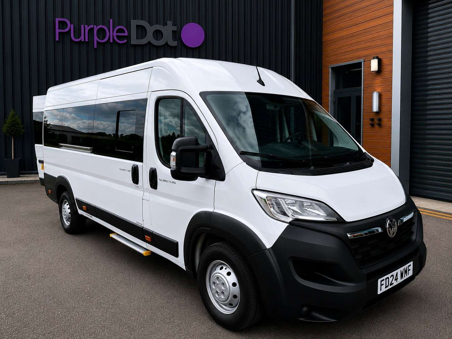 A 2024 VAUXHALL MOVANO 2.2L L4H2F3500 Heavy Premium TD SS Diesel Manual Euro 6 (138 bhp) A 2024 VAUXHALL MOVANO 2.2L L4H2F3500 Heavy Premium TD SS Diesel Manual Euro 6 (138 bhp)